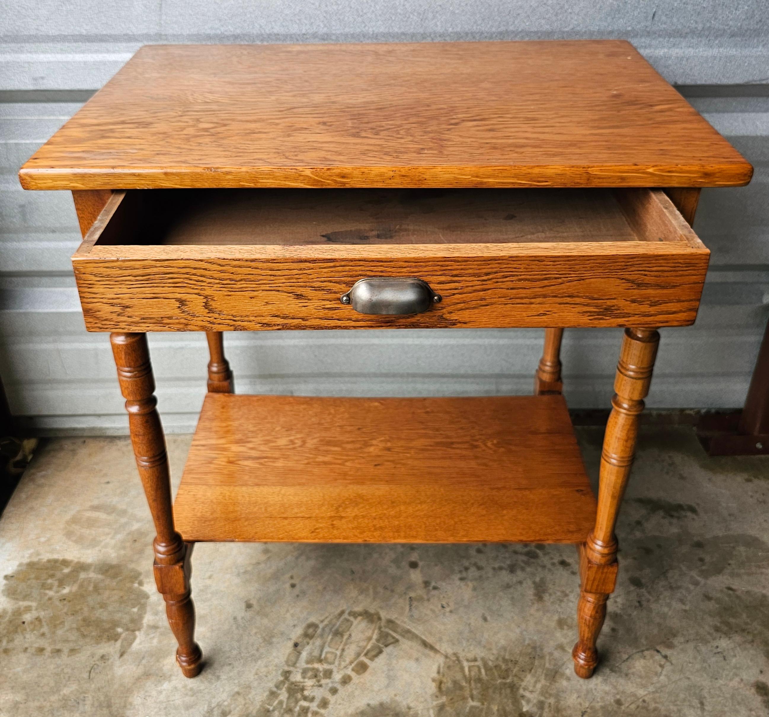 Artes y Oficios Americanos de principios del siglo XX Mesa de lavabo de roble en venta 4