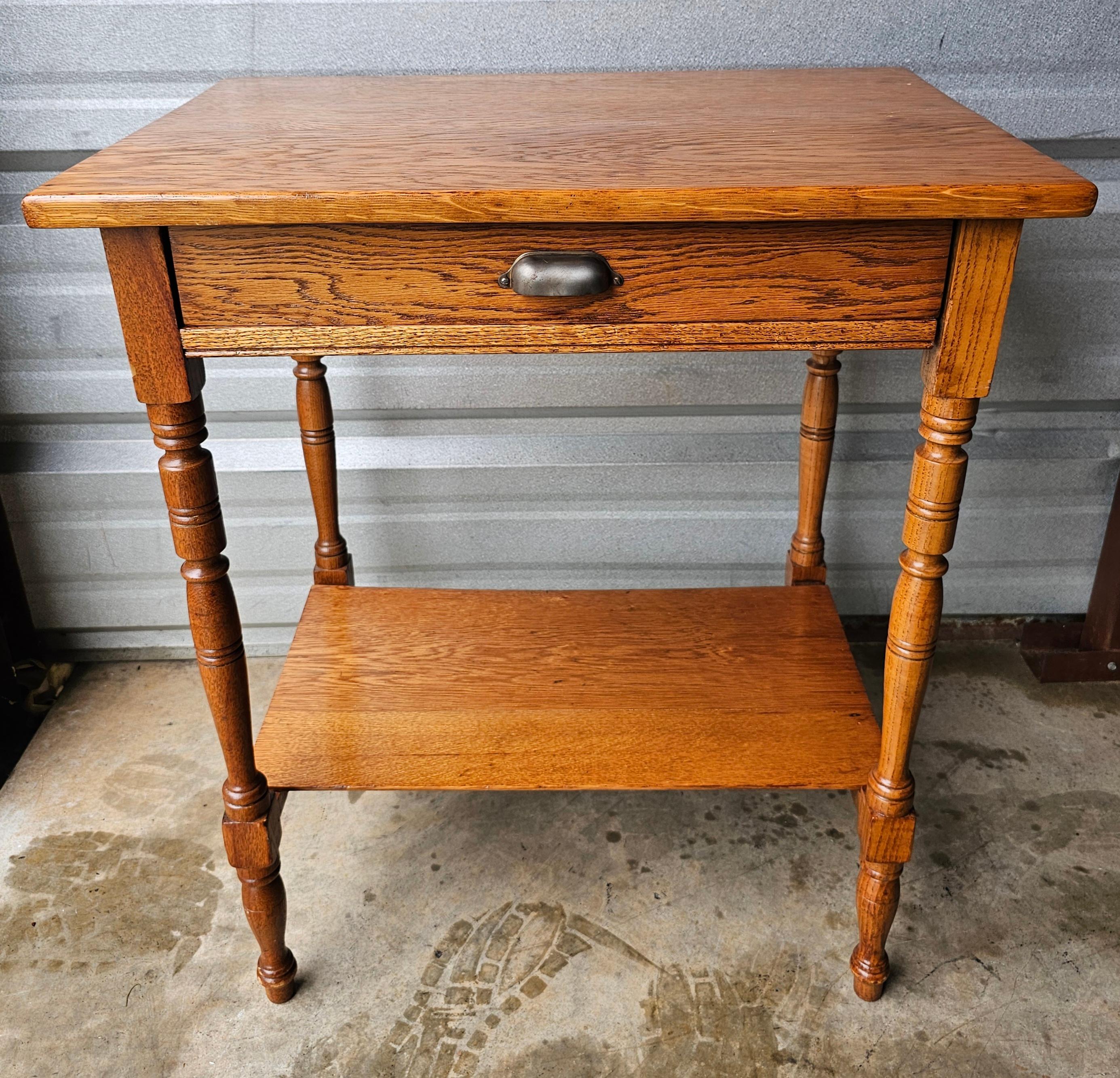 Artes y Oficios Americanos de principios del siglo XX Mesa de lavabo de roble en venta 5