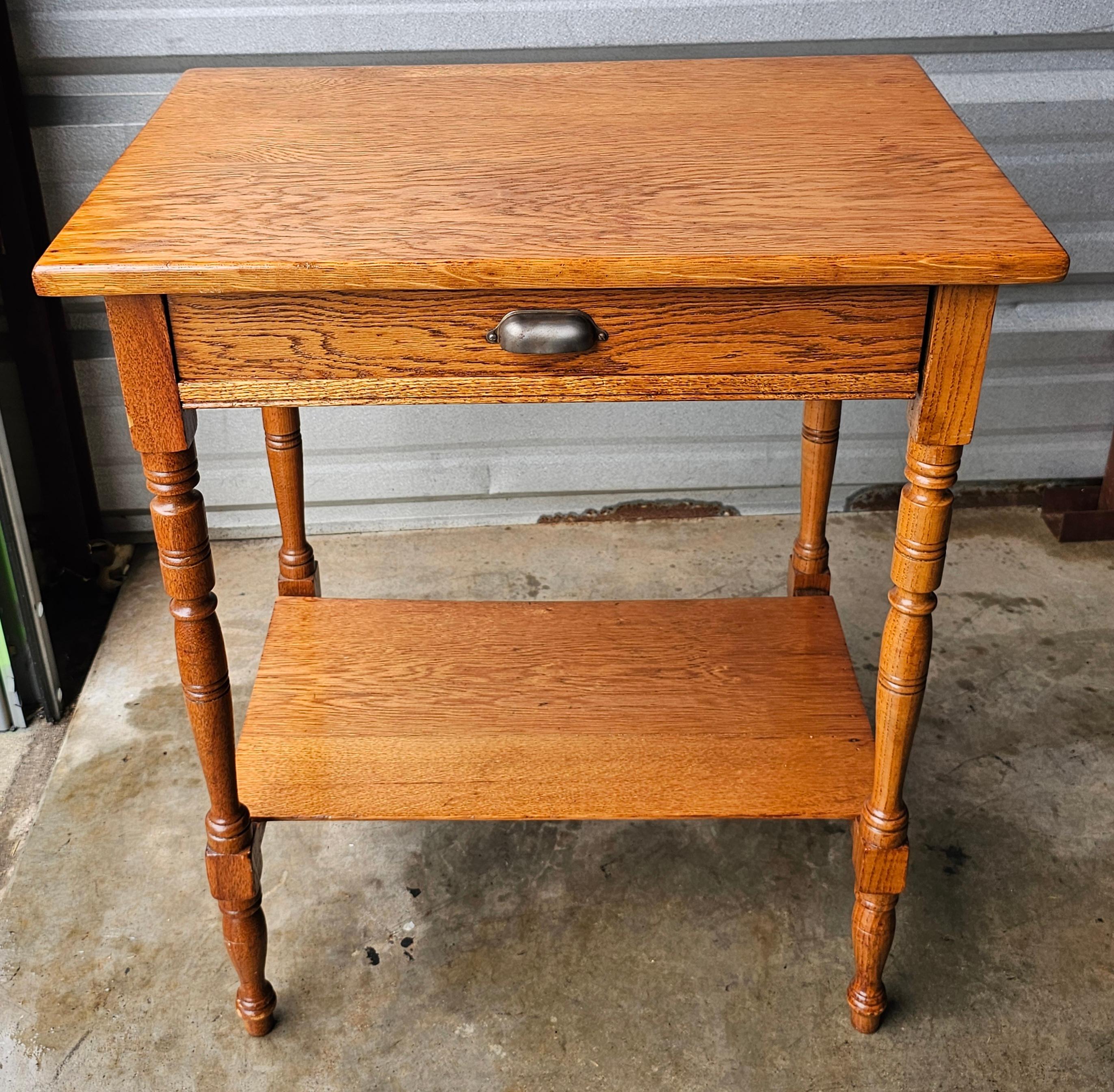 Artes y Oficios Americanos de principios del siglo XX Mesa de lavabo de roble Estadounidense en venta