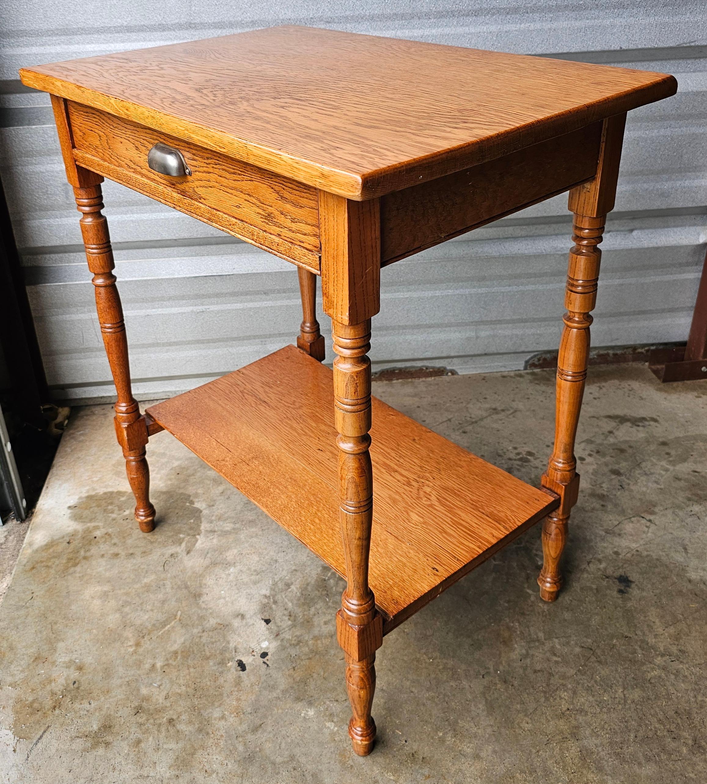 Artes y Oficios Americanos de principios del siglo XX Mesa de lavabo de roble en Bueno estado para la venta en Germantown, MD