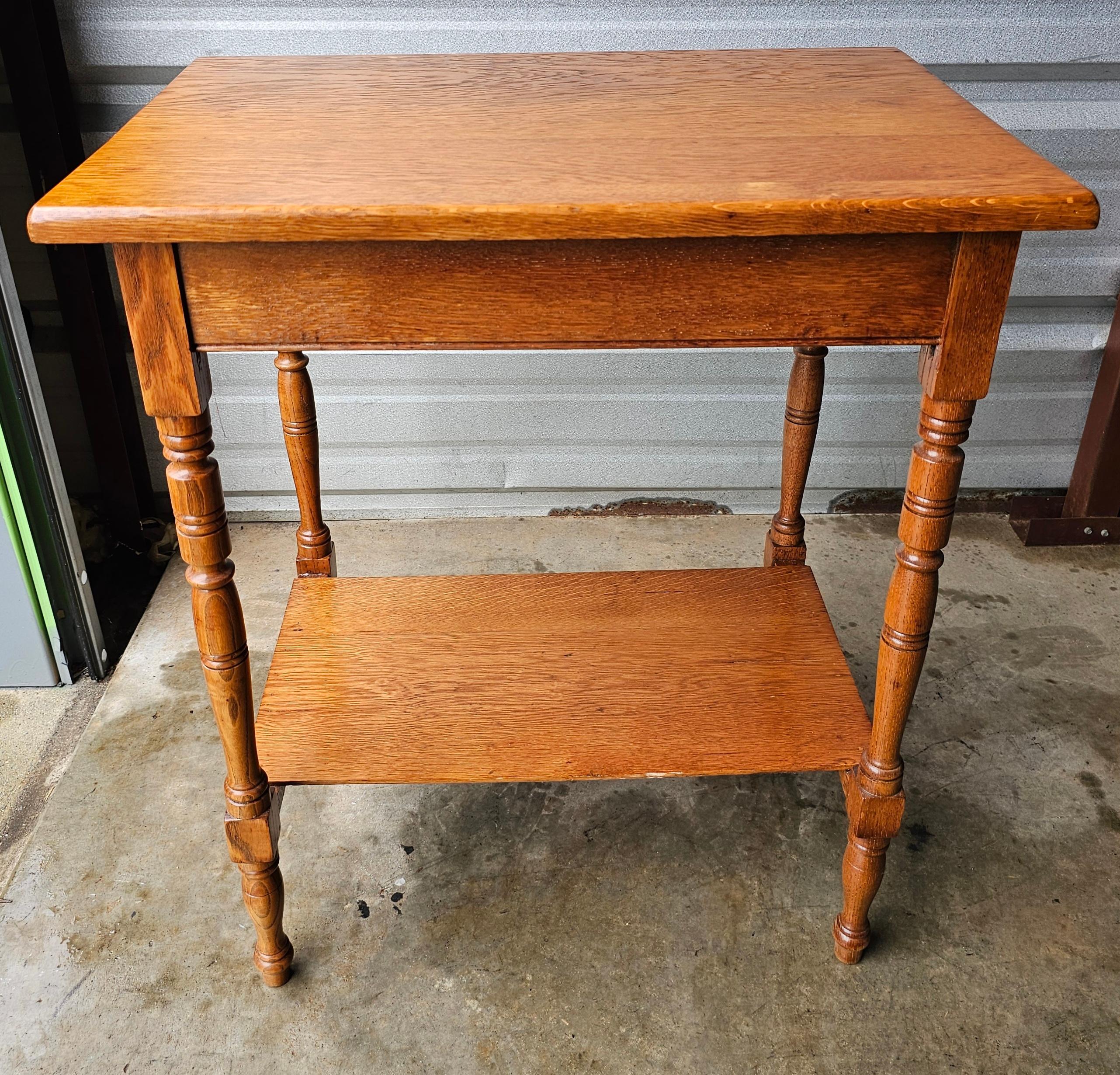Artes y Oficios Americanos de principios del siglo XX Mesa de lavabo de roble en venta 1