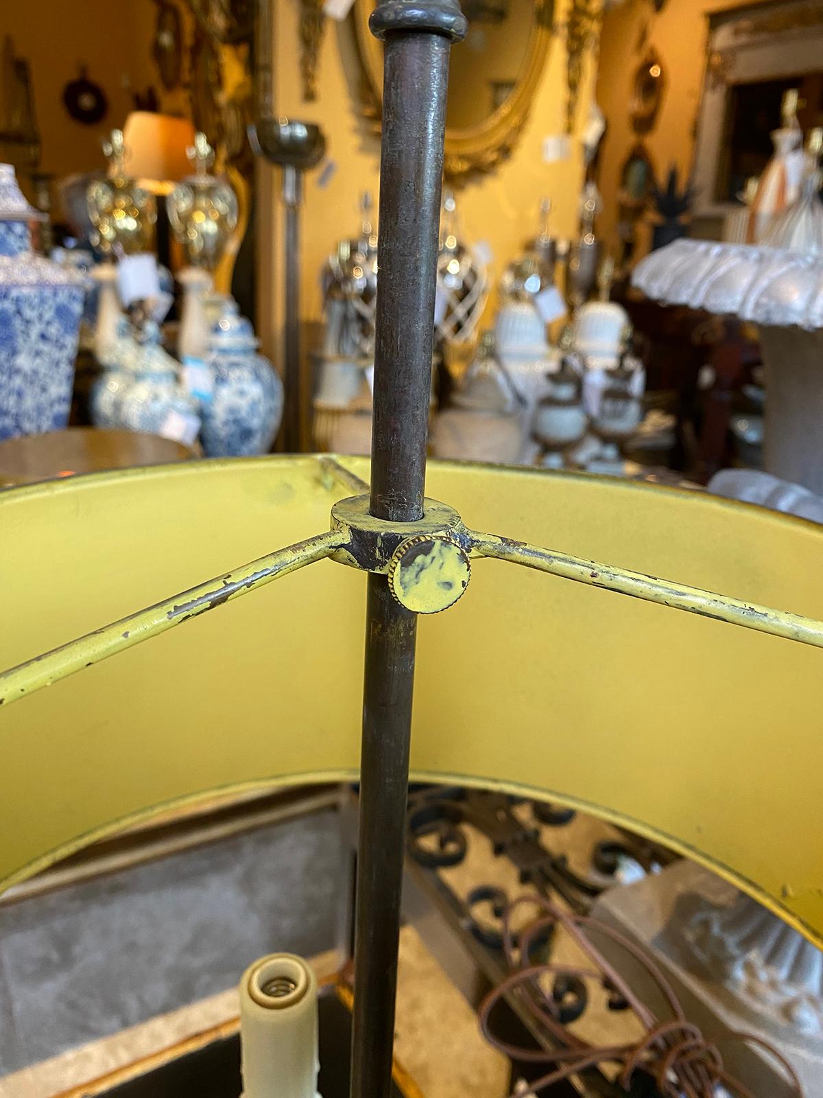 Early 20th Century American Bronze Bouillotte Lamp with Tole Shade For Sale 7