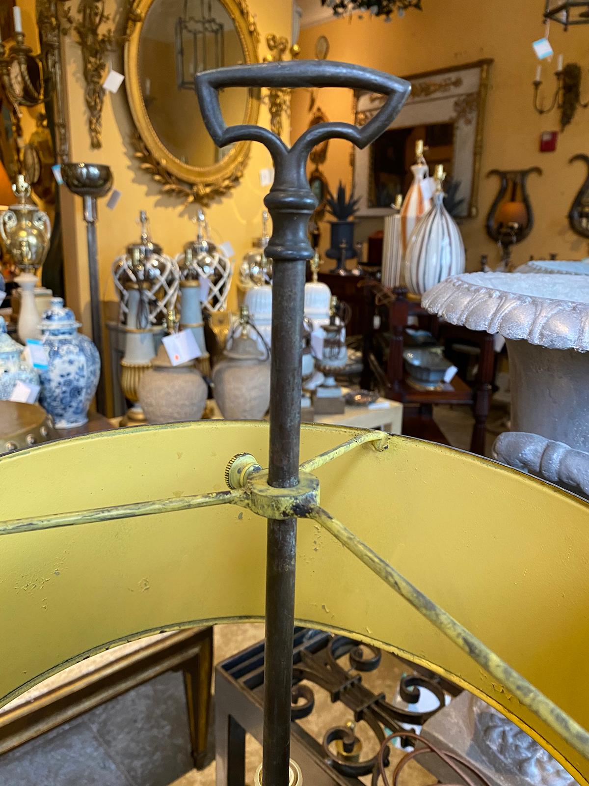 Early 20th Century American Bronze Bouillotte Lamp with Tole Shade For Sale 1