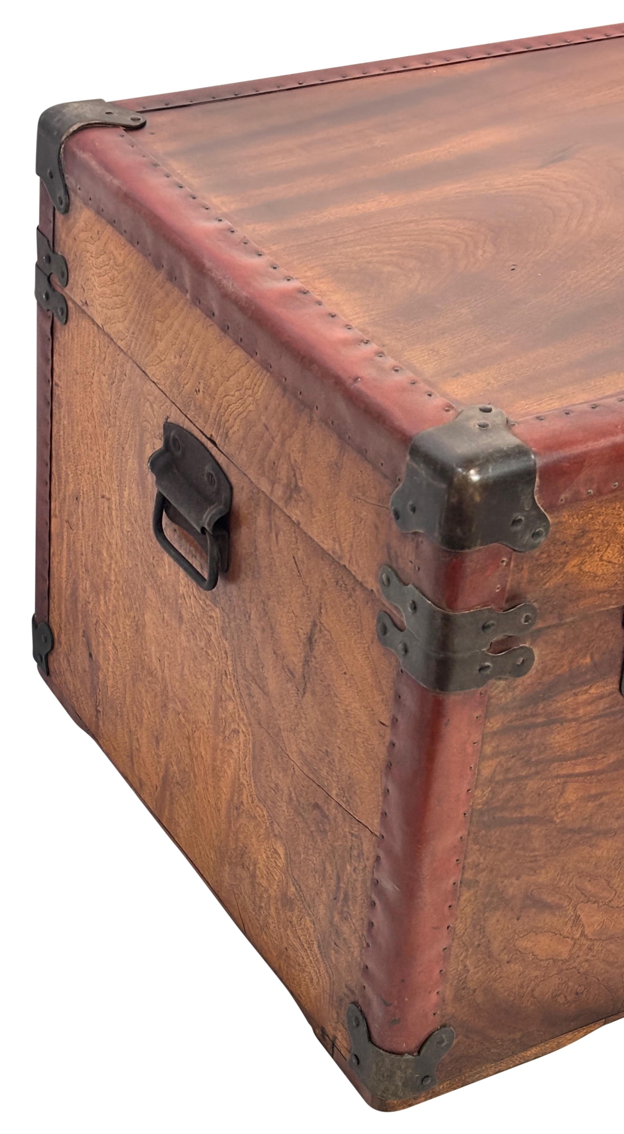 XX secolo Baule a vapore in legno di canfora americano dei primi del Novecento in vendita