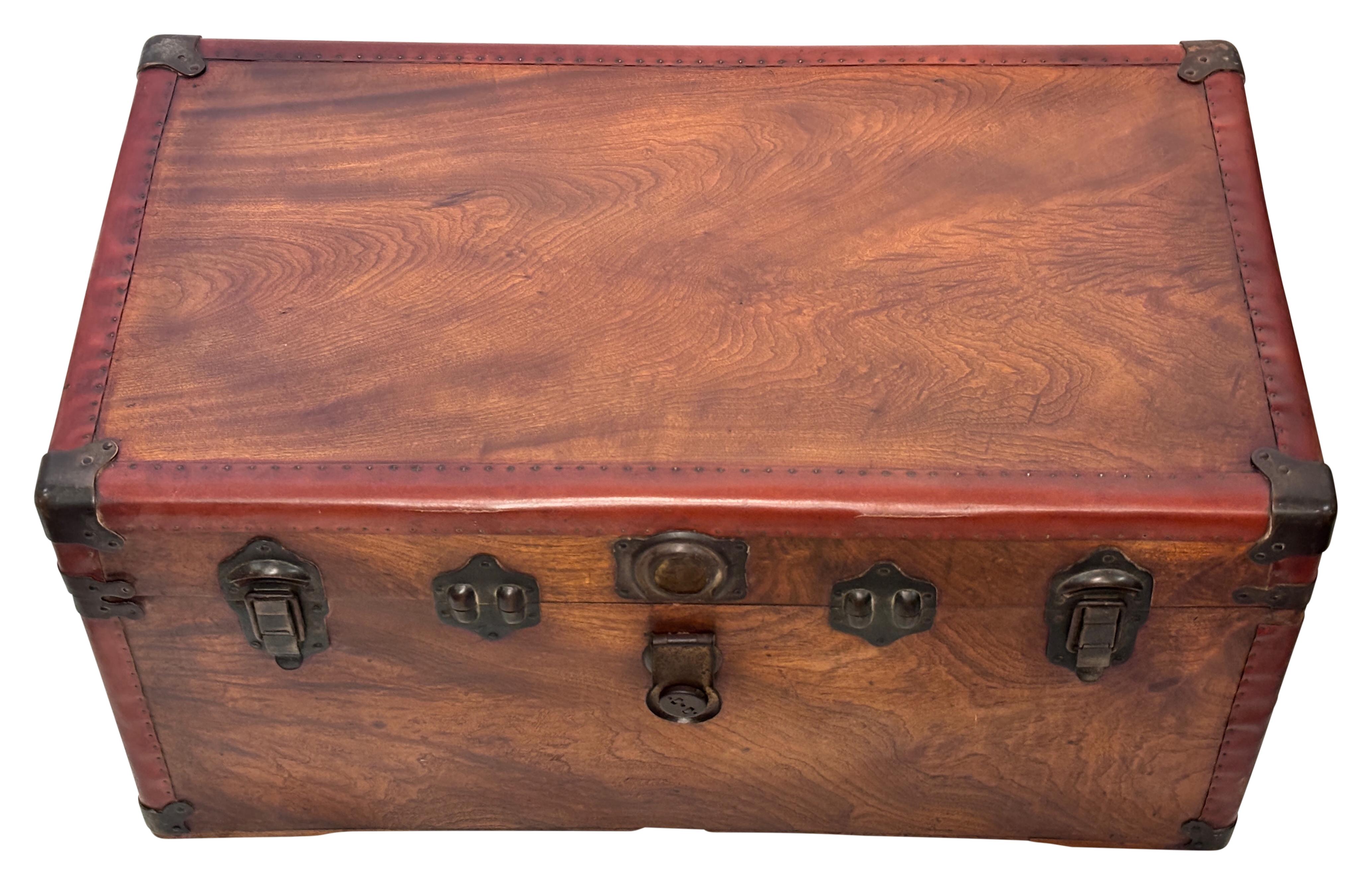 Baule a vapore in legno di canfora americano dei primi del Novecento in vendita 1