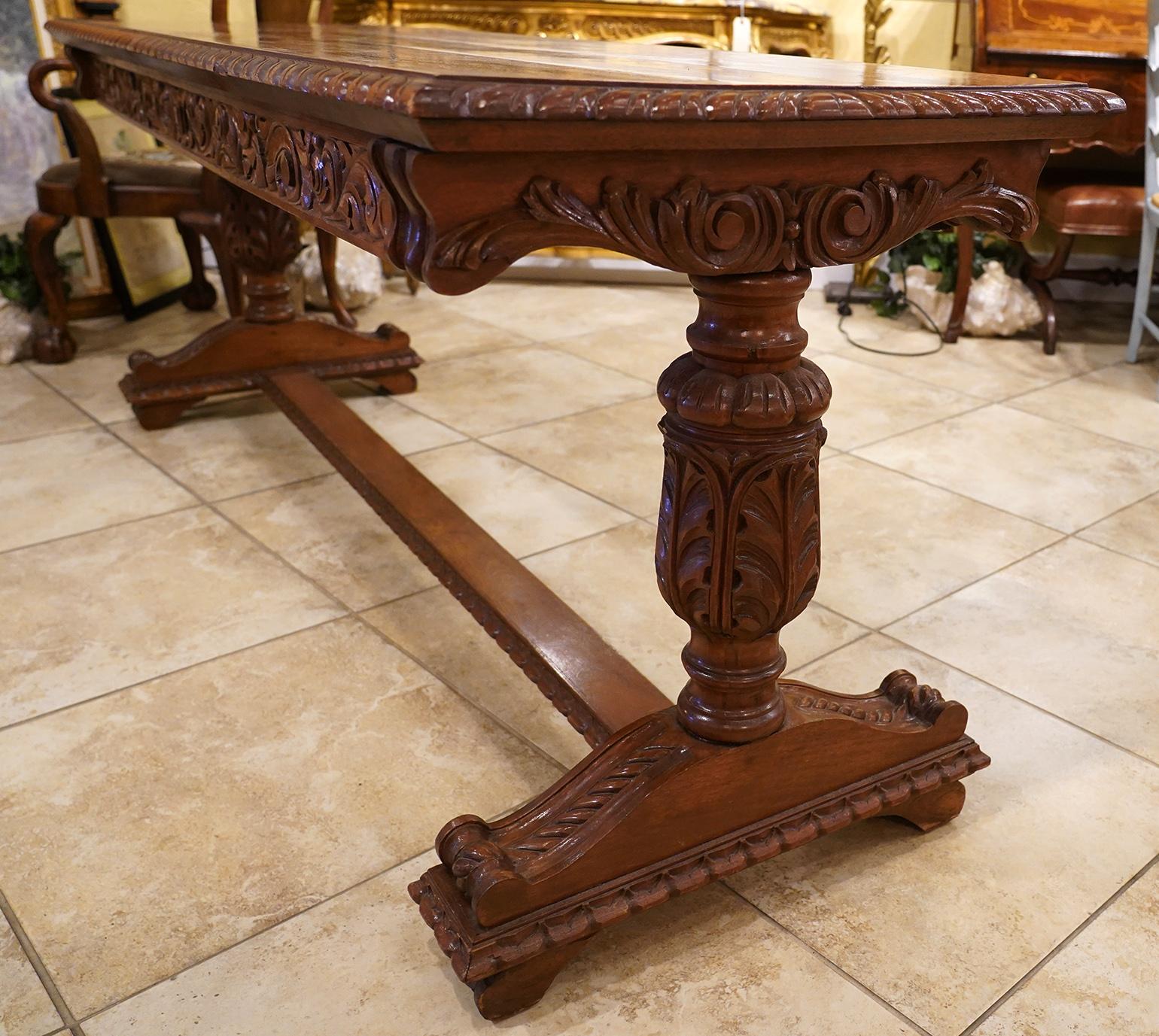 Early 20th Century American Carved Walnut Threstle Base Library or Center Table In Good Condition In Ft. Lauderdale, FL