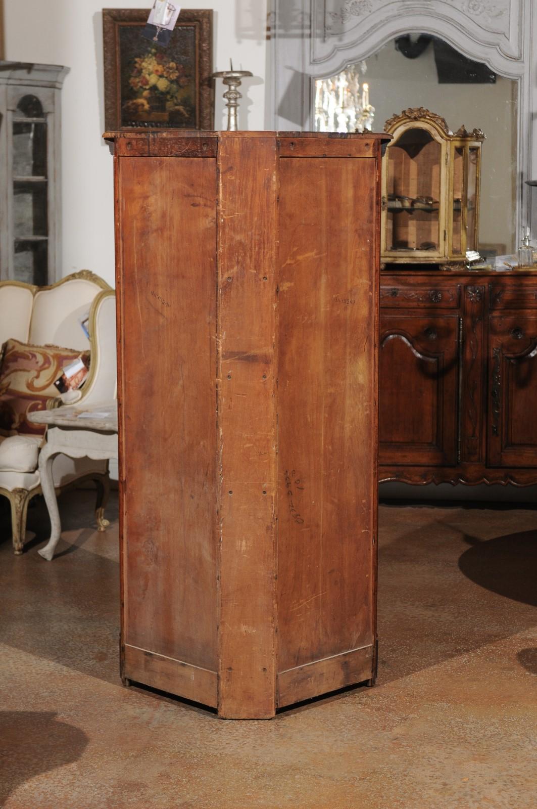 Early 20th Century American Cherry Corner Cabinet with Shelves and Single Door 6