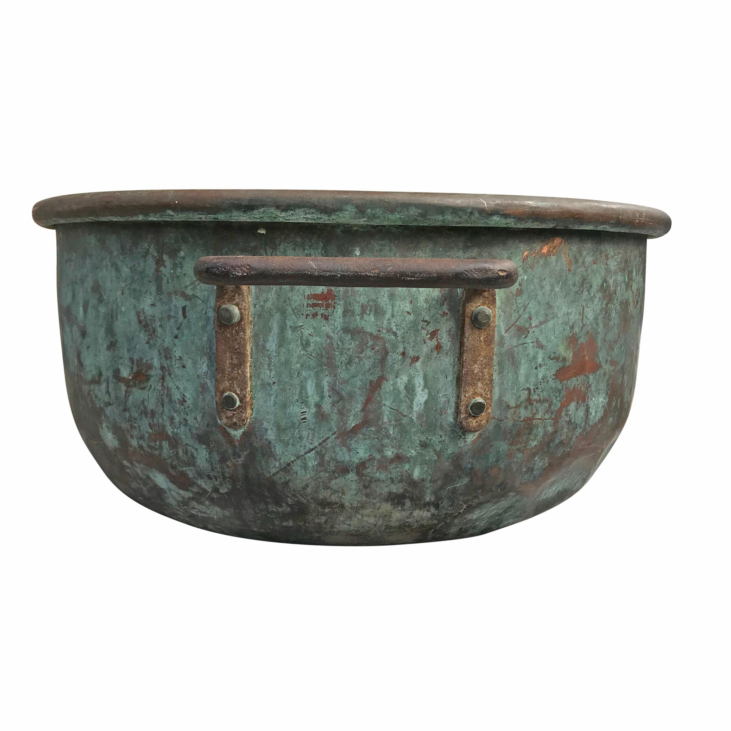 Hammered Early 20th Century American Copper Confectioner's Pot For Sale