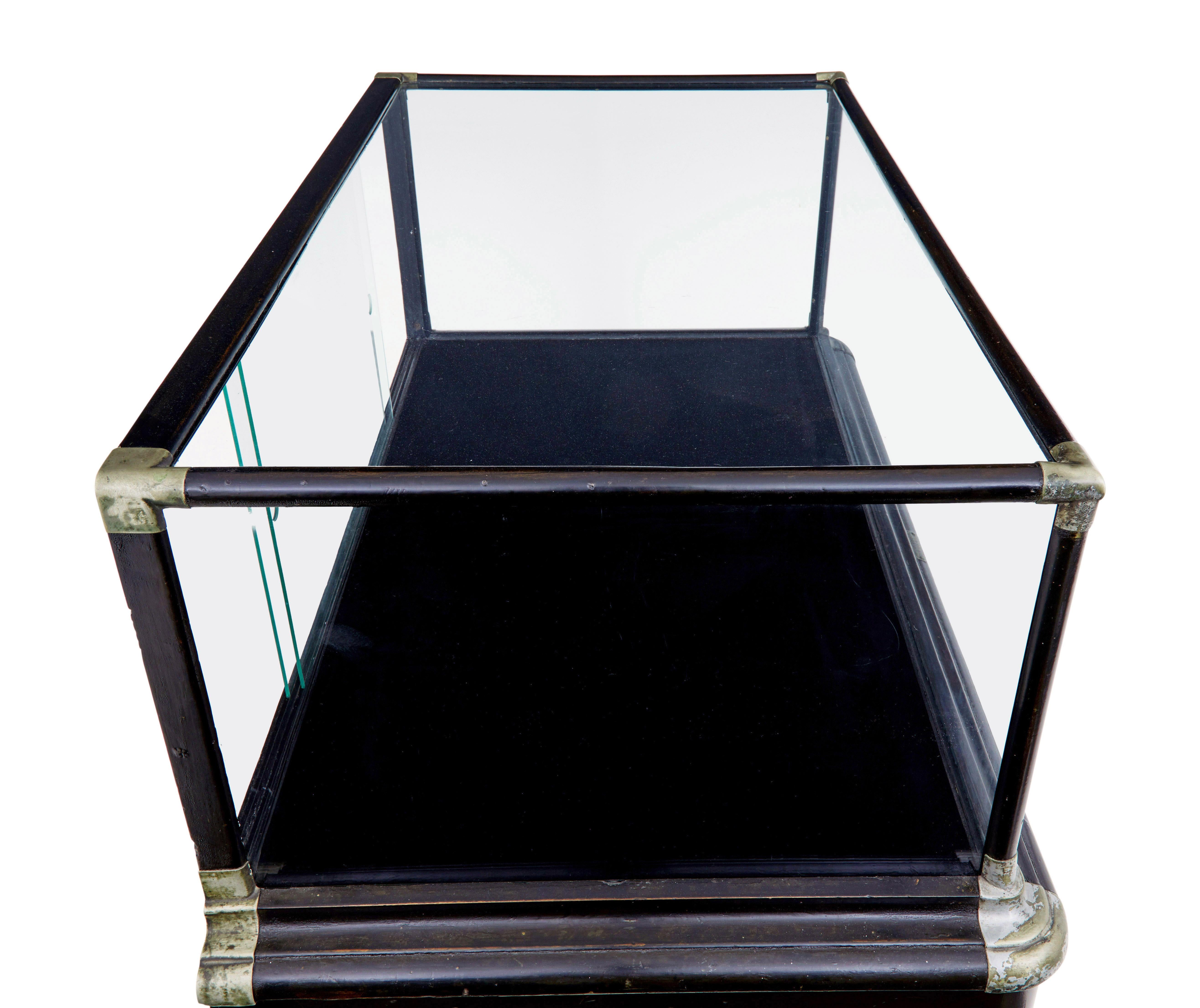 Early 20th Century American display cabinet by quincy showcase works illinois For Sale 1