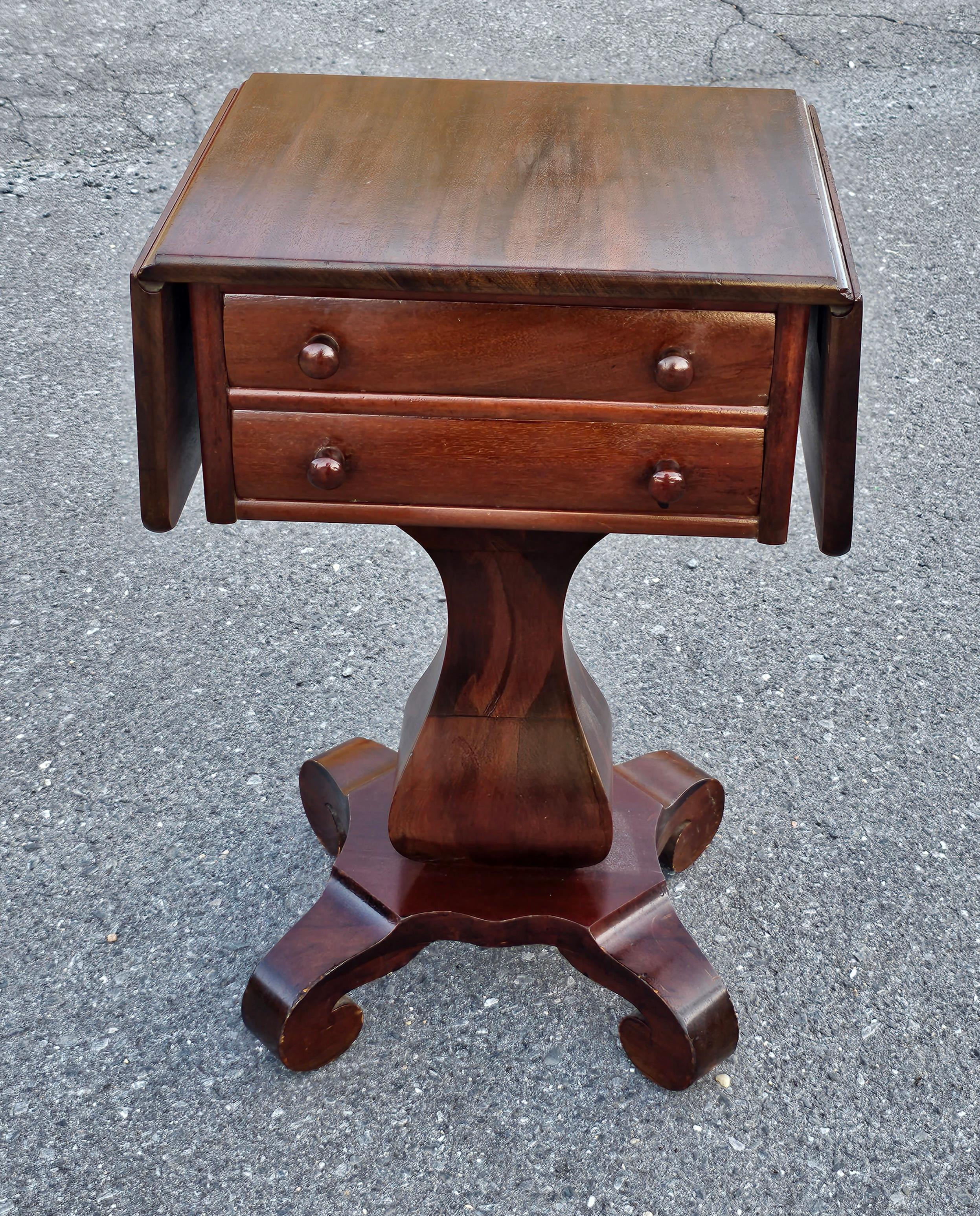 Early 20th Century American Empire Mahogany Drop Leaf Side Table By Imperial  For Sale 4