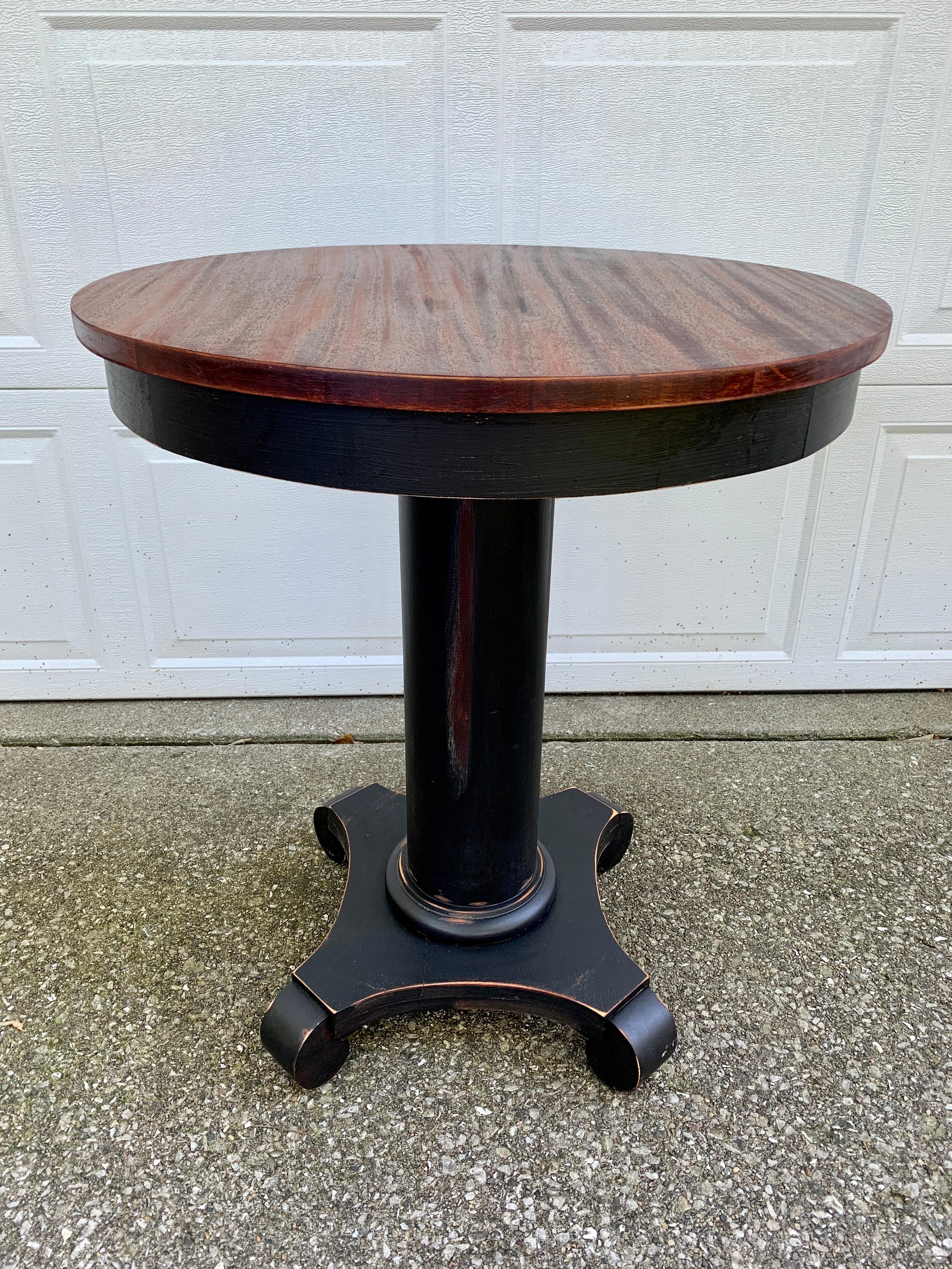 Early 20th Century American Empire Mahogany Pedestal Side Table For Sale 2