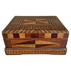 Caja de arte popular americano de principios del siglo XX