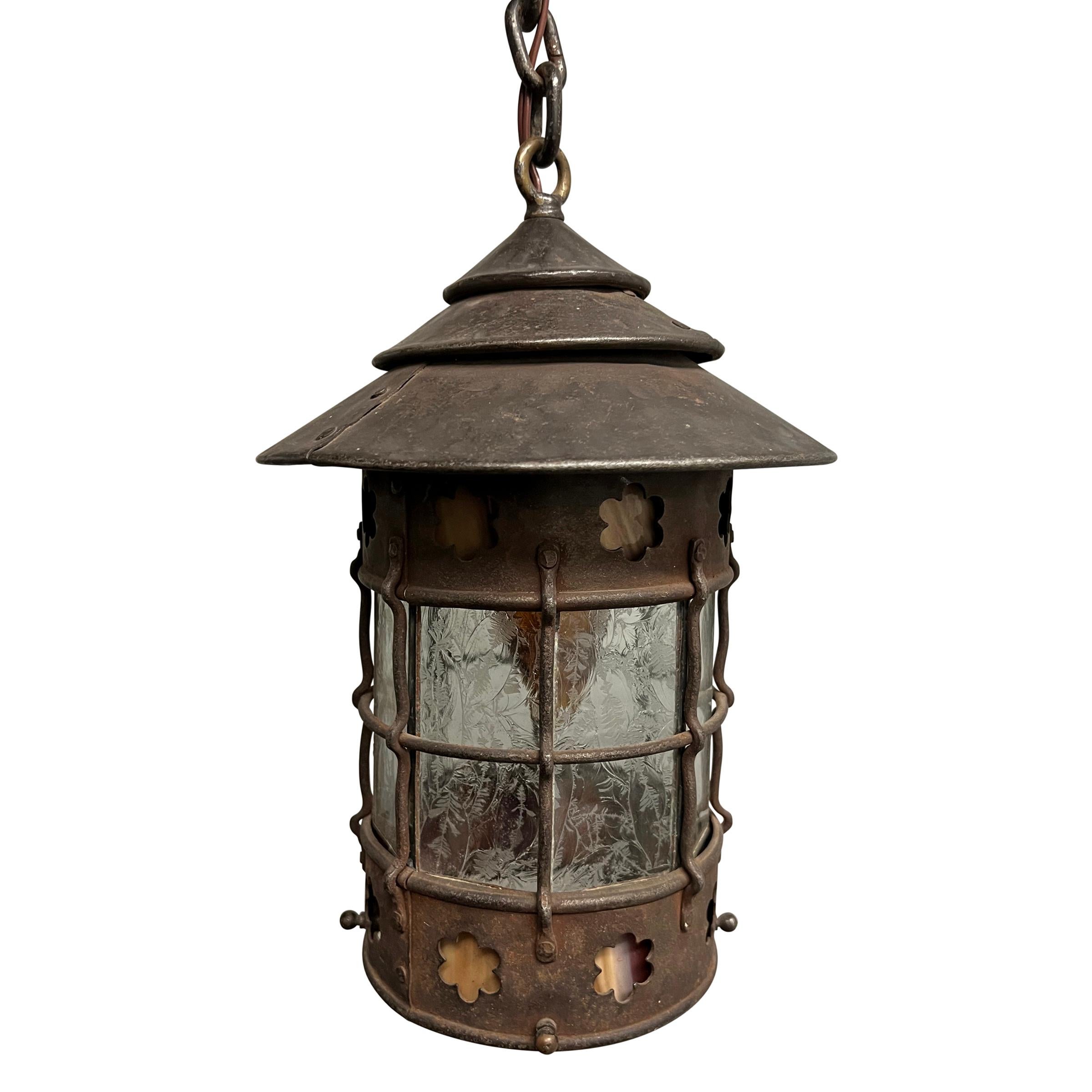 Early 20th Century American Hand-Wrought Iron Lantern In Good Condition In Chicago, IL
