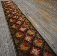 Alfombra de gancho americana de principios del siglo XX ( 1'10" x 14' - 56 x 427 )