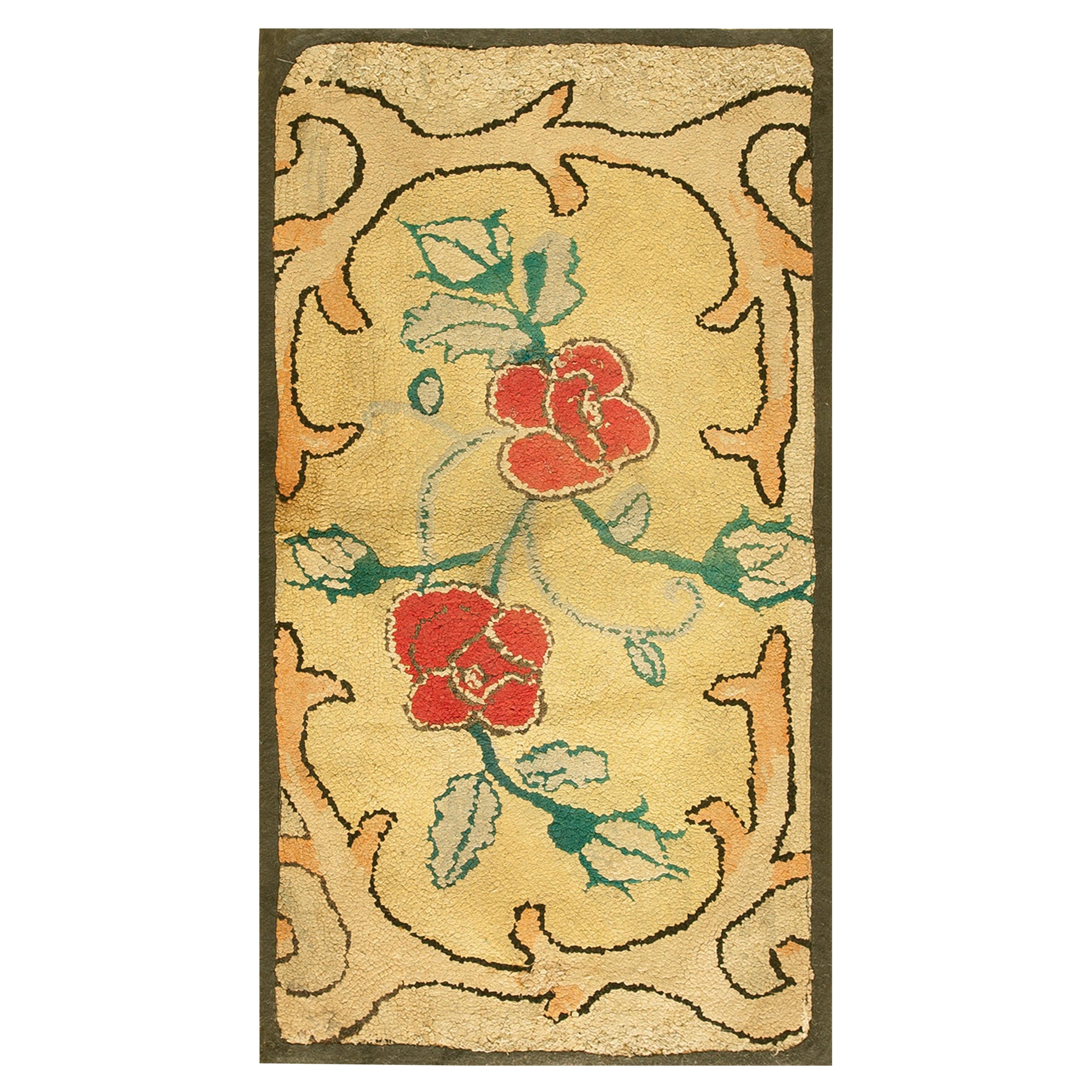 Début du XXe siècle  Tapis à capuche américain ( 1'7""" x 3' - 48 x 91 cm)