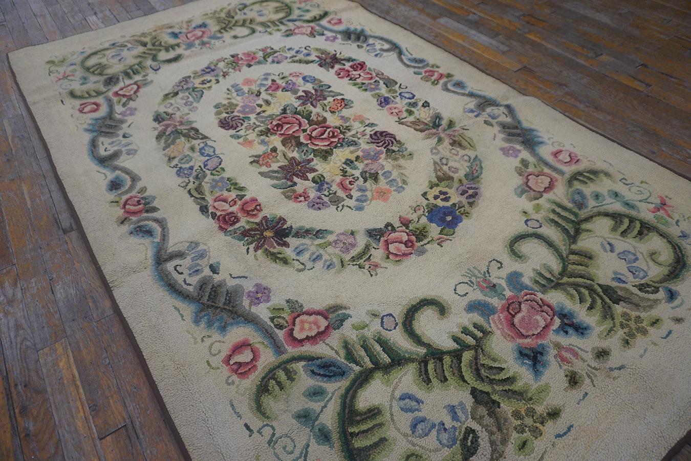 Hand-Woven Early 20th Century American Hooked Rug ( 4'2