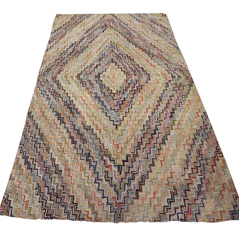 Hand-Woven Early 20th Century American Hooked Rug For Sale
