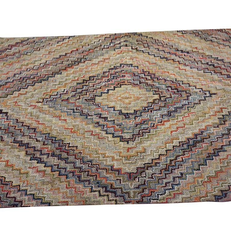 Wool Early 20th Century American Hooked Rug For Sale