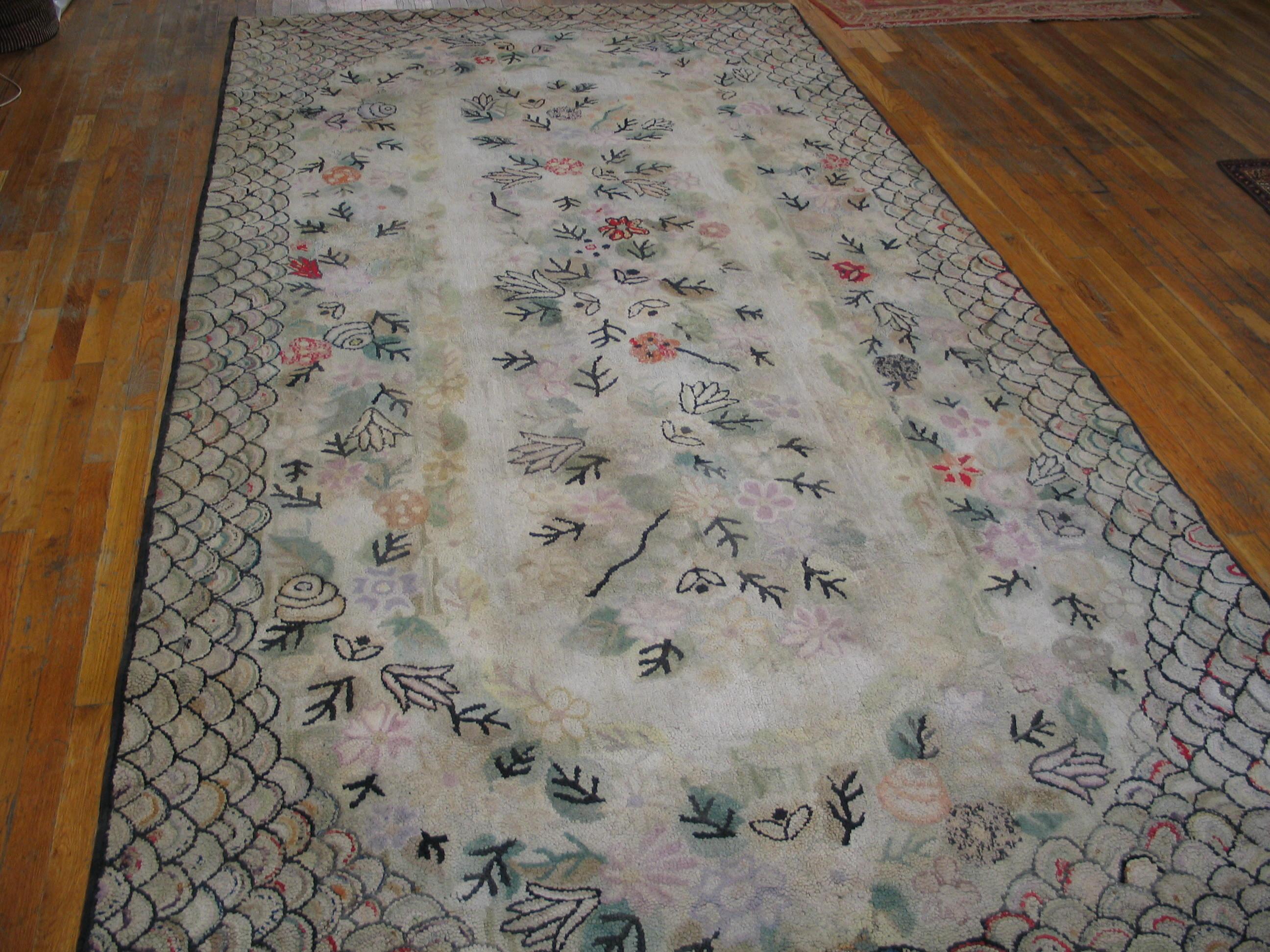 Amerikanischer Galerieteppich mit Kapuze aus dem frühen 20. Jahrhundert ( 6' x 12' - 183 x 266) im Angebot 1