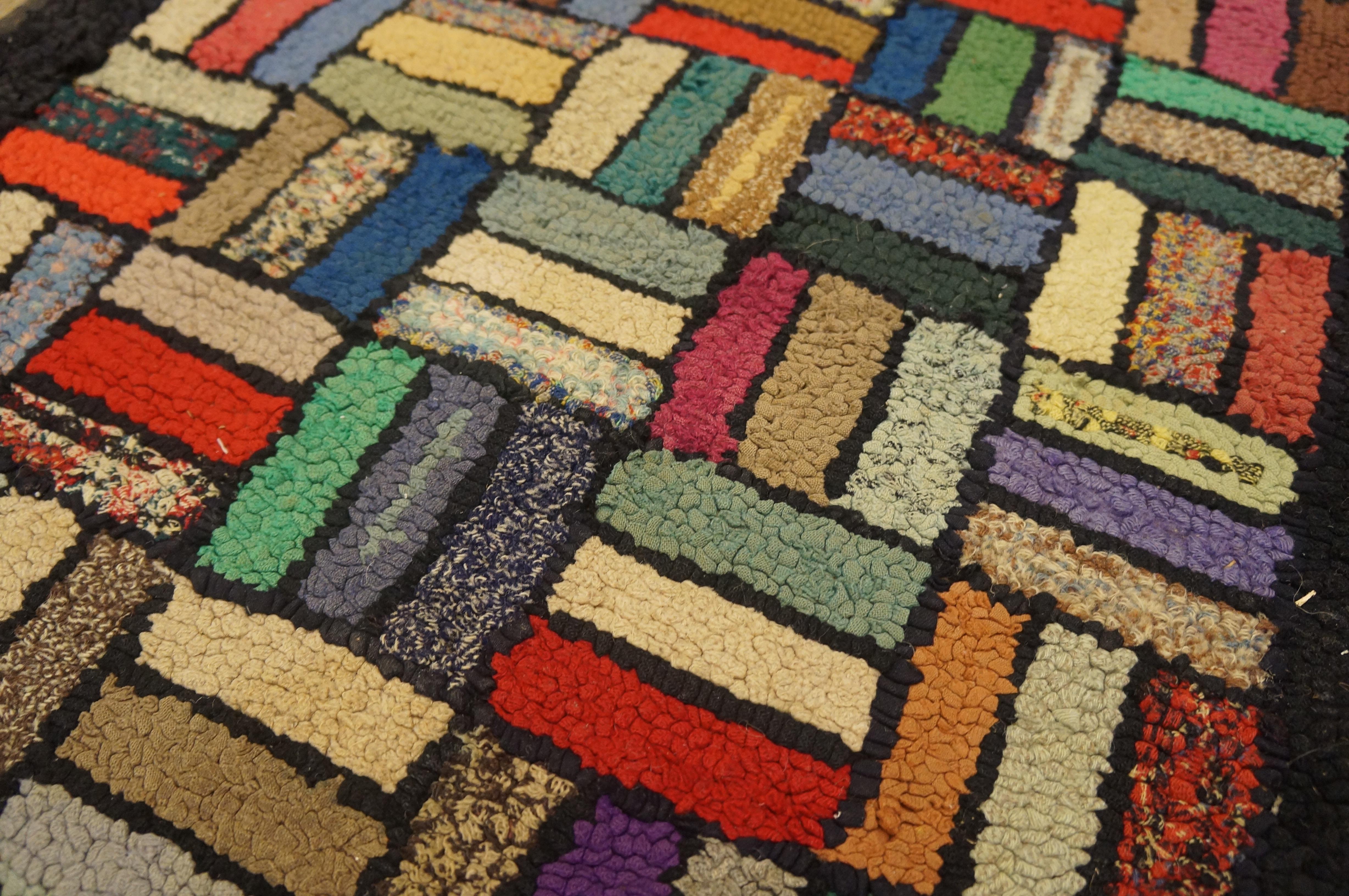 Tapis crocheté américain du début du 20e siècle avec motif de tissage de panier (2'2