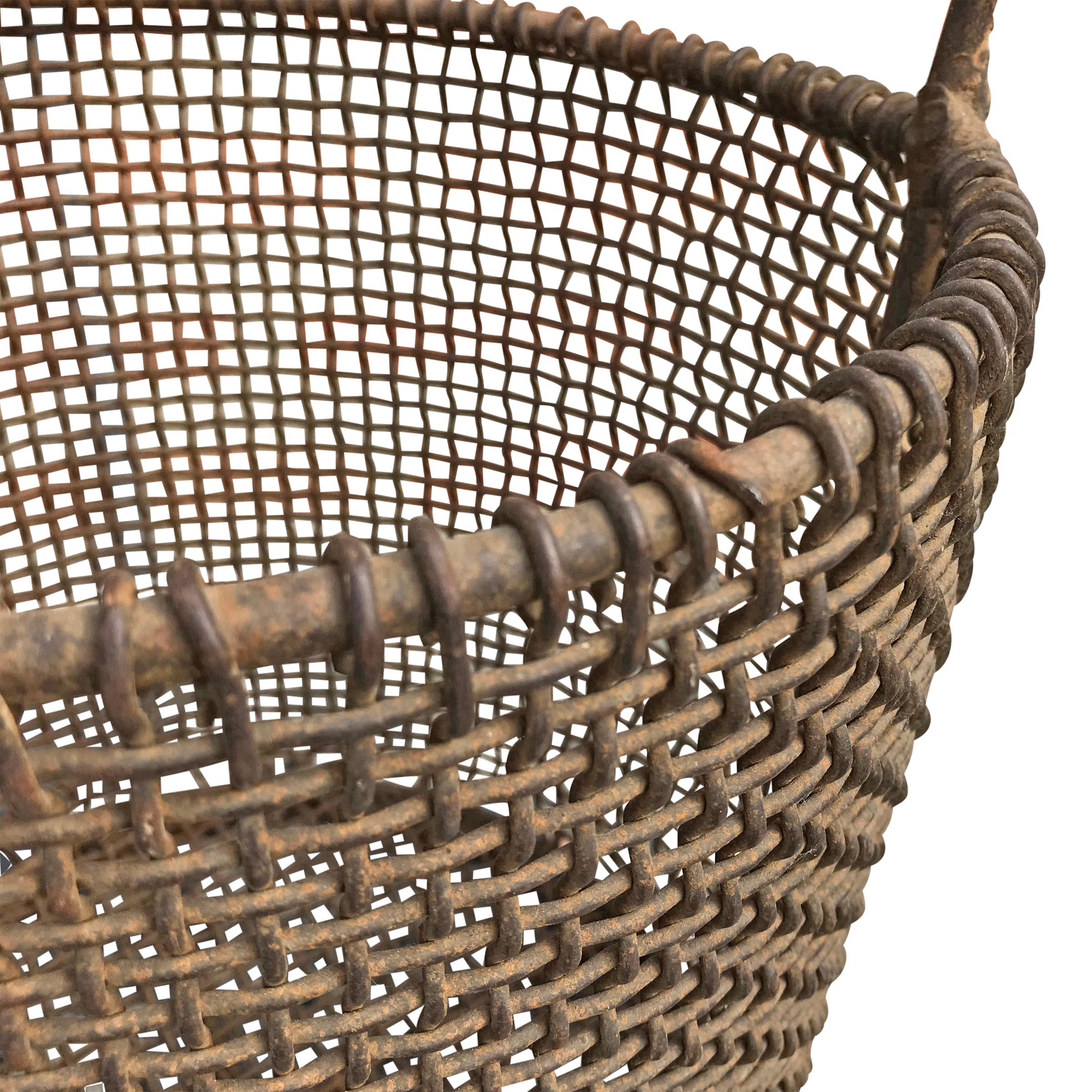 Early 20th Century American Industrial Wire Basket In Fair Condition In Chicago, IL