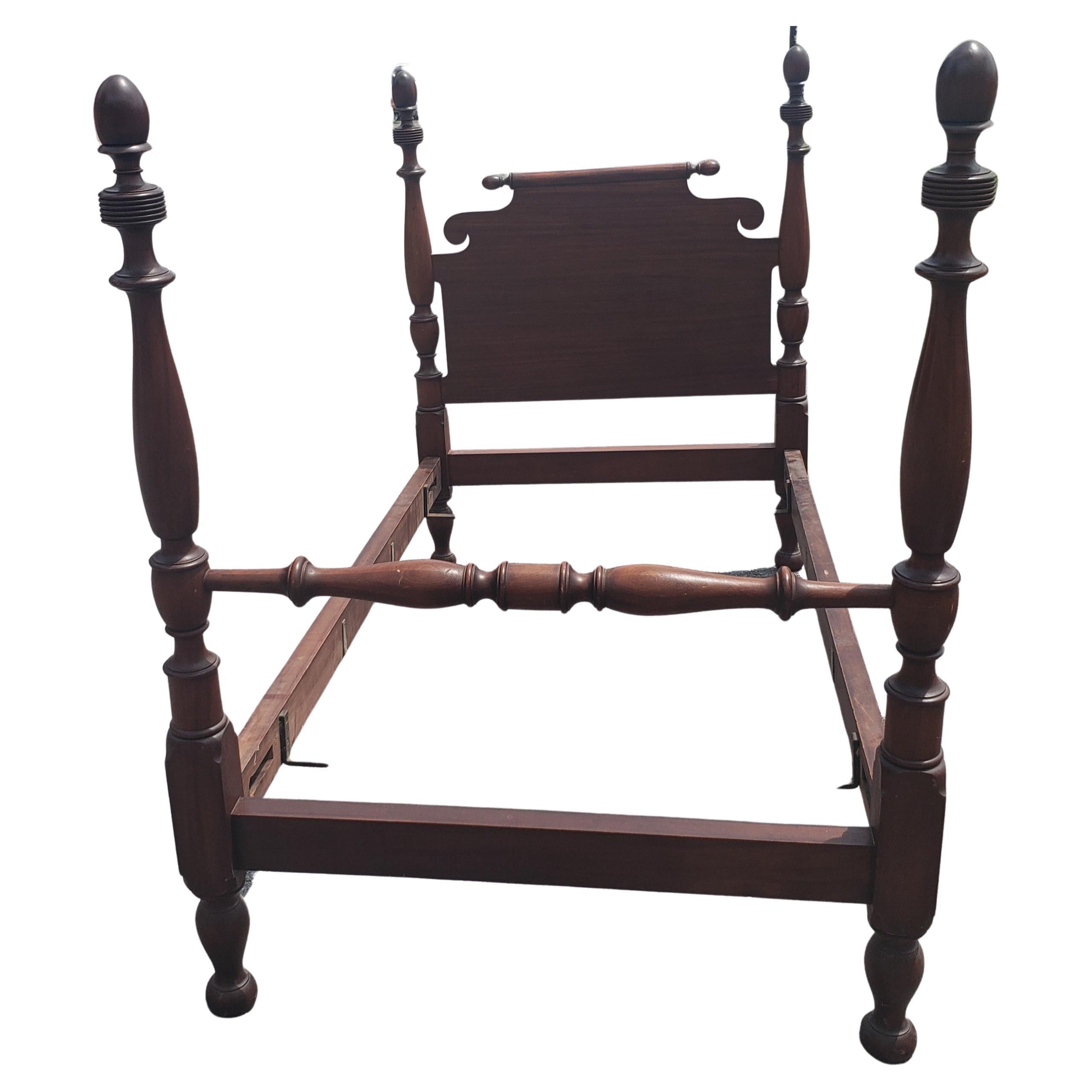 Early 20th Century American Empire Mahogany Semi-Post Twin Bedframes, a Pair In Good Condition In Germantown, MD