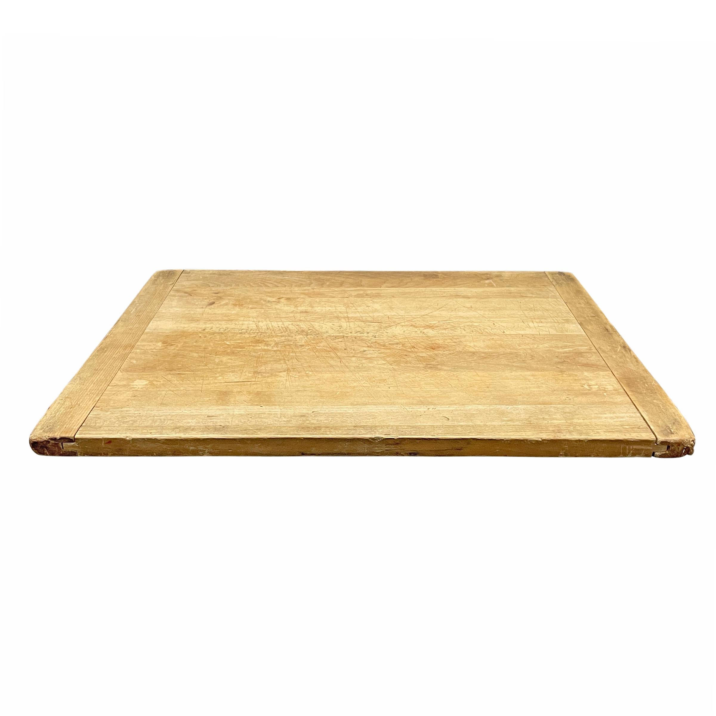 Early 20th Century American Maple Breadboard For Sale 1