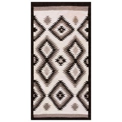 Amerikanischer Navajo-Teppich des frühen 20. Jahrhunderts ( 3'3'' x 6'4'' - 99 x 193 )