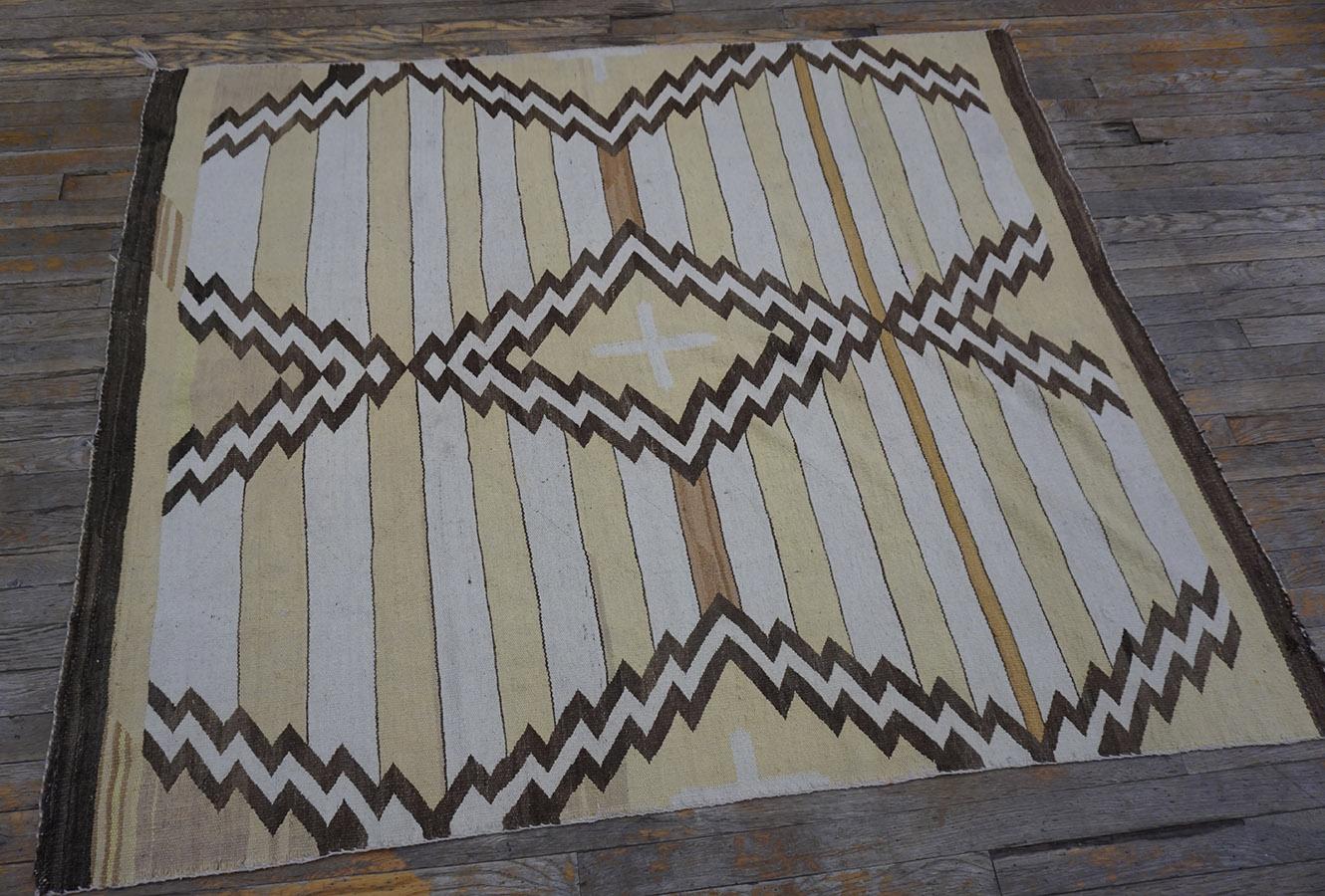 Tissé à la main Tapis Navajo américain du début du 20e siècle en vente