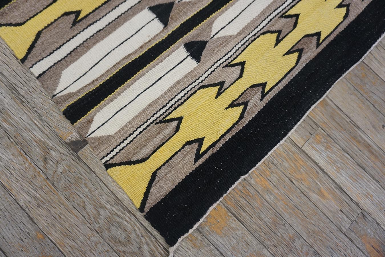 Alfombra navajo americana de principios del siglo XX con diseño de maíz en venta 13