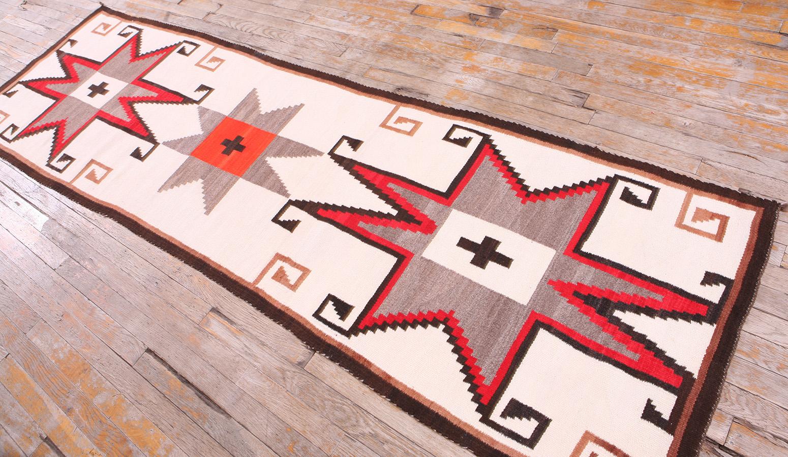 Early 20th Century American Navajo Crystal Rug In Good Condition For Sale In New York, NY