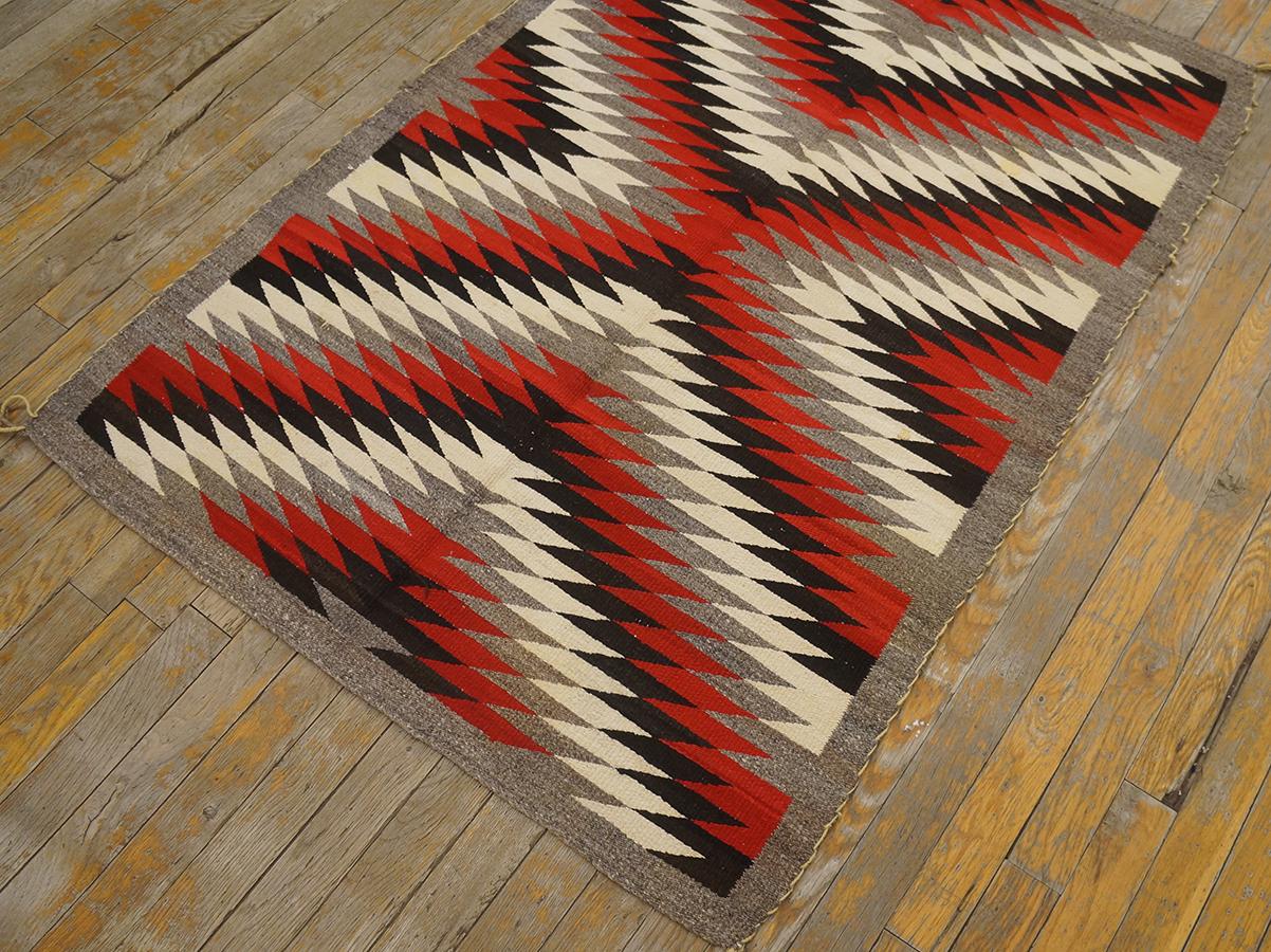 Tapis Navajo Eye Dazzler du début du 20ème siècle ( 3' x 4'2'' - 91 x 127 ) en vente 5