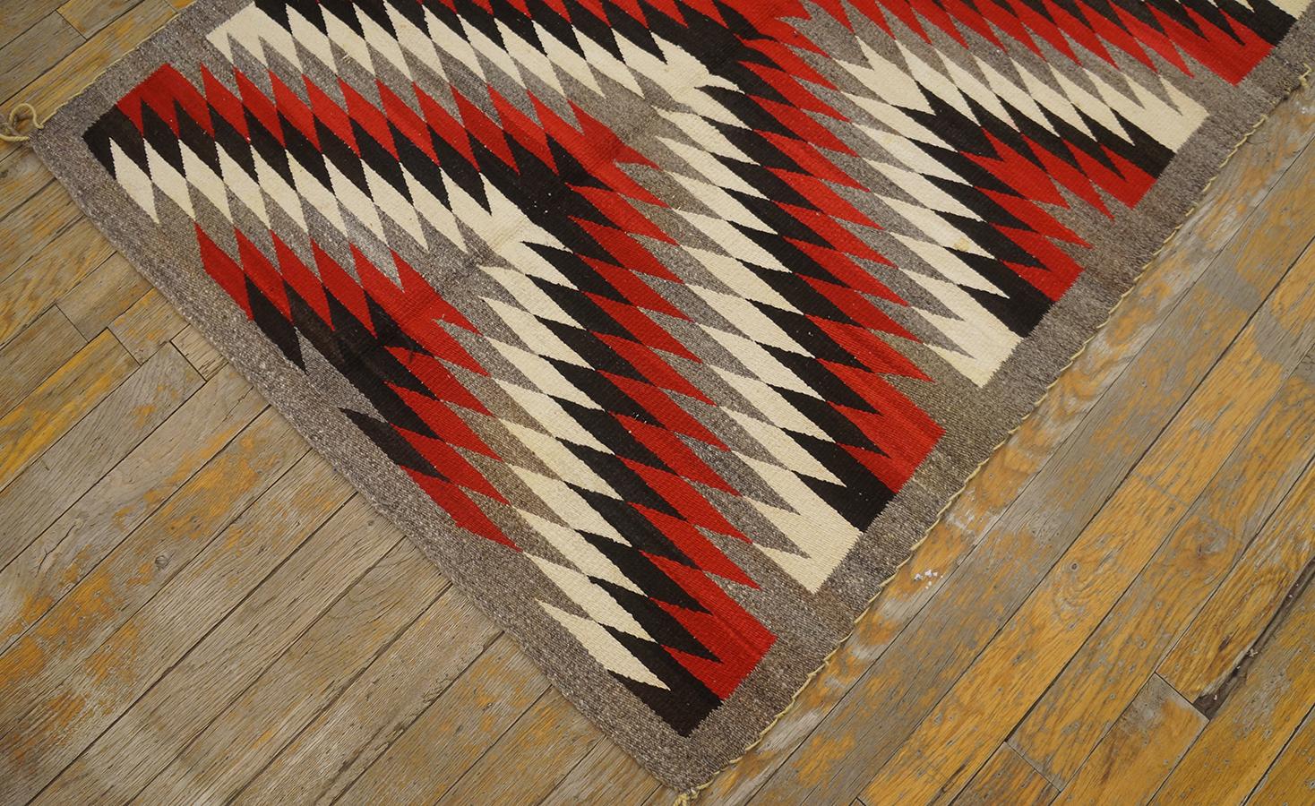 Tapis Navajo Eye Dazzler du début du 20ème siècle ( 3' x 4'2'' - 91 x 127 ) en vente 6
