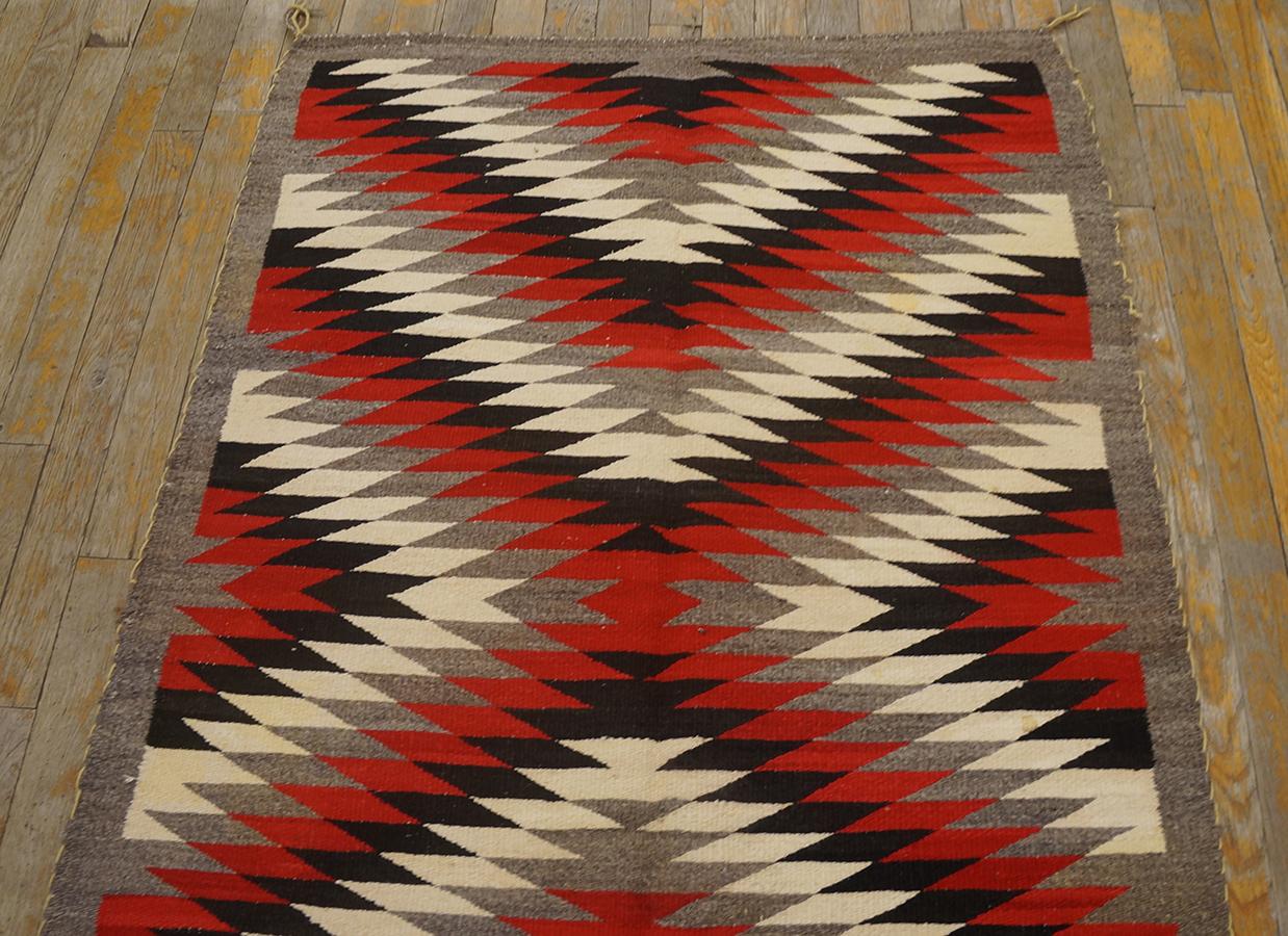 Tapis Navajo Eye Dazzler du début du 20ème siècle ( 3' x 4'2'' - 91 x 127 ) en vente 7