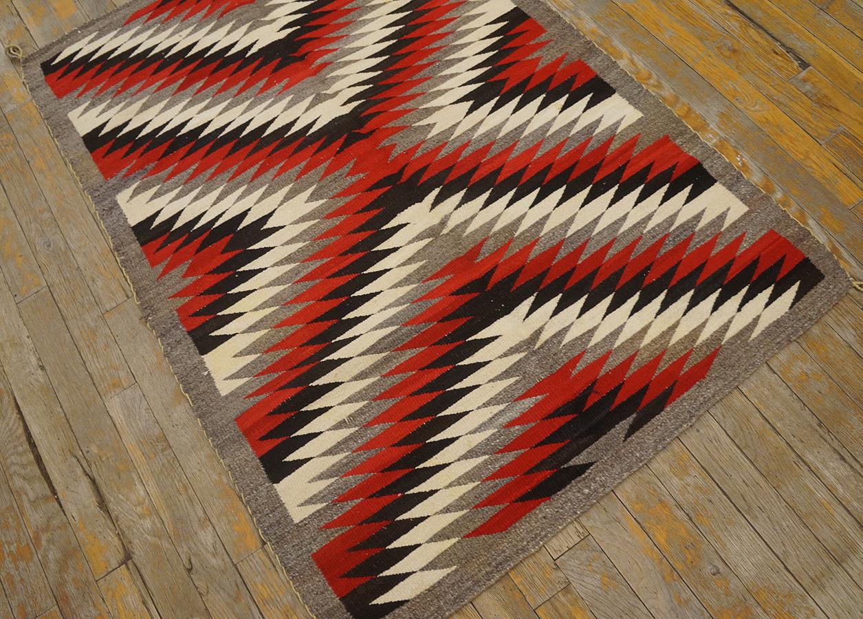 Tapis Navajo Eye Dazzler du début du 20ème siècle ( 3' x 4'2'' - 91 x 127 ) en vente 8