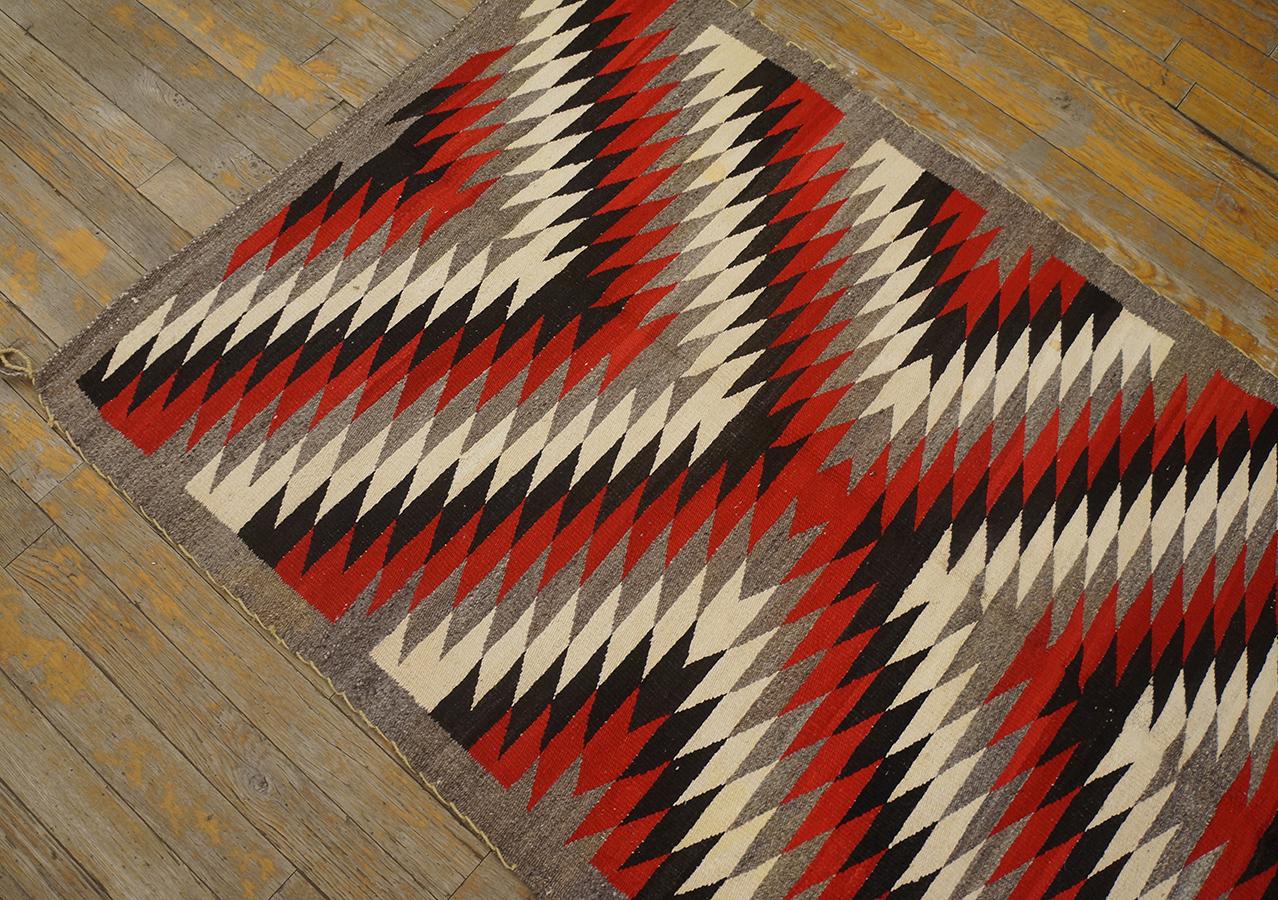 Tapis Navajo Eye Dazzler du début du 20ème siècle ( 3' x 4'2'' - 91 x 127 ) en vente 10