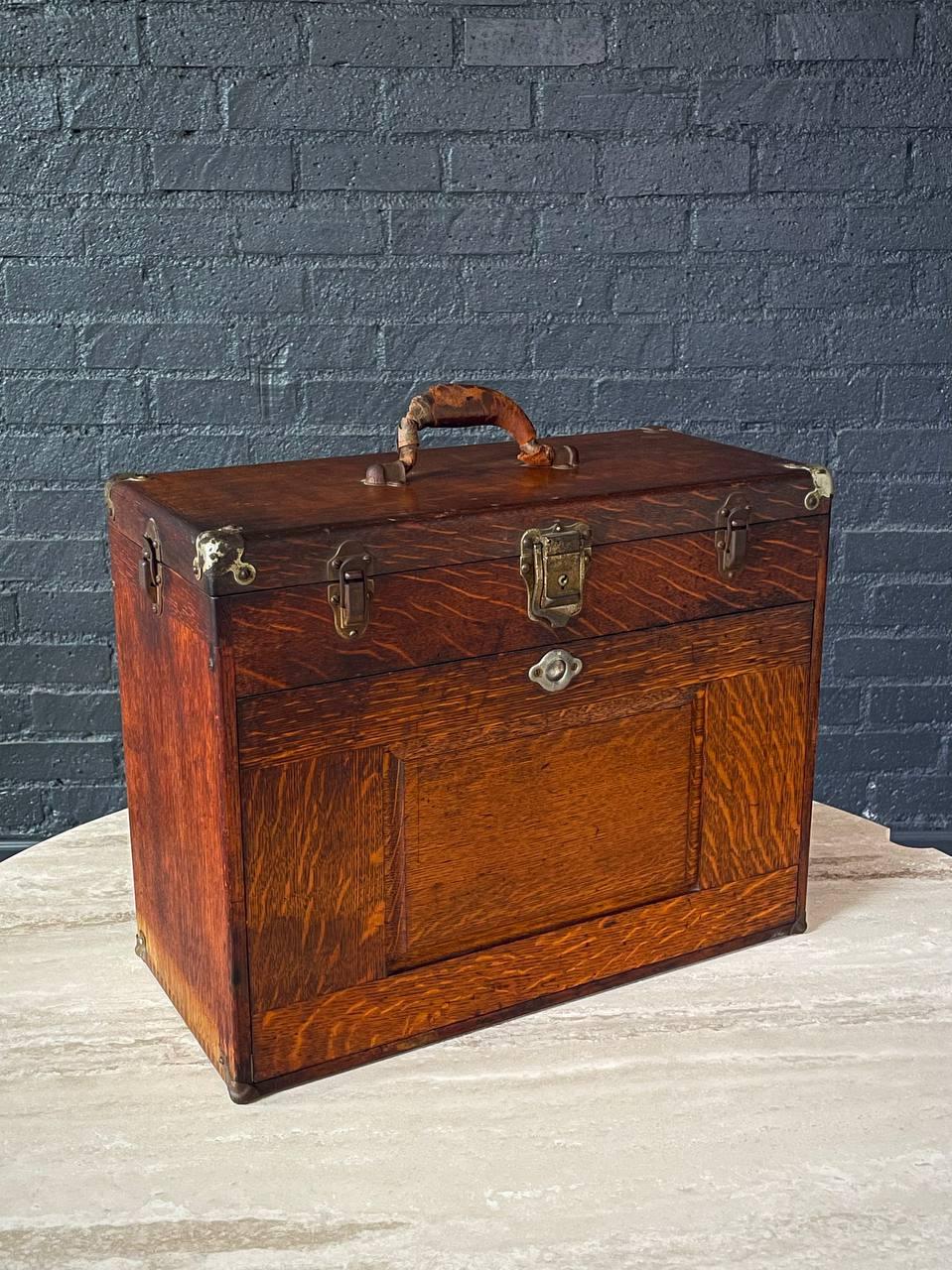 Condition: Original Vintage Condition 

Designer: H. Gerstner & Sons
Manufacturer: H. Gerstner & Sons
Country: United States
Materials: Quarter-Sawn Oak, Brass Hardware, Felt Interior

Crafted in the 1930s by H. Gerstner & Sons, this early