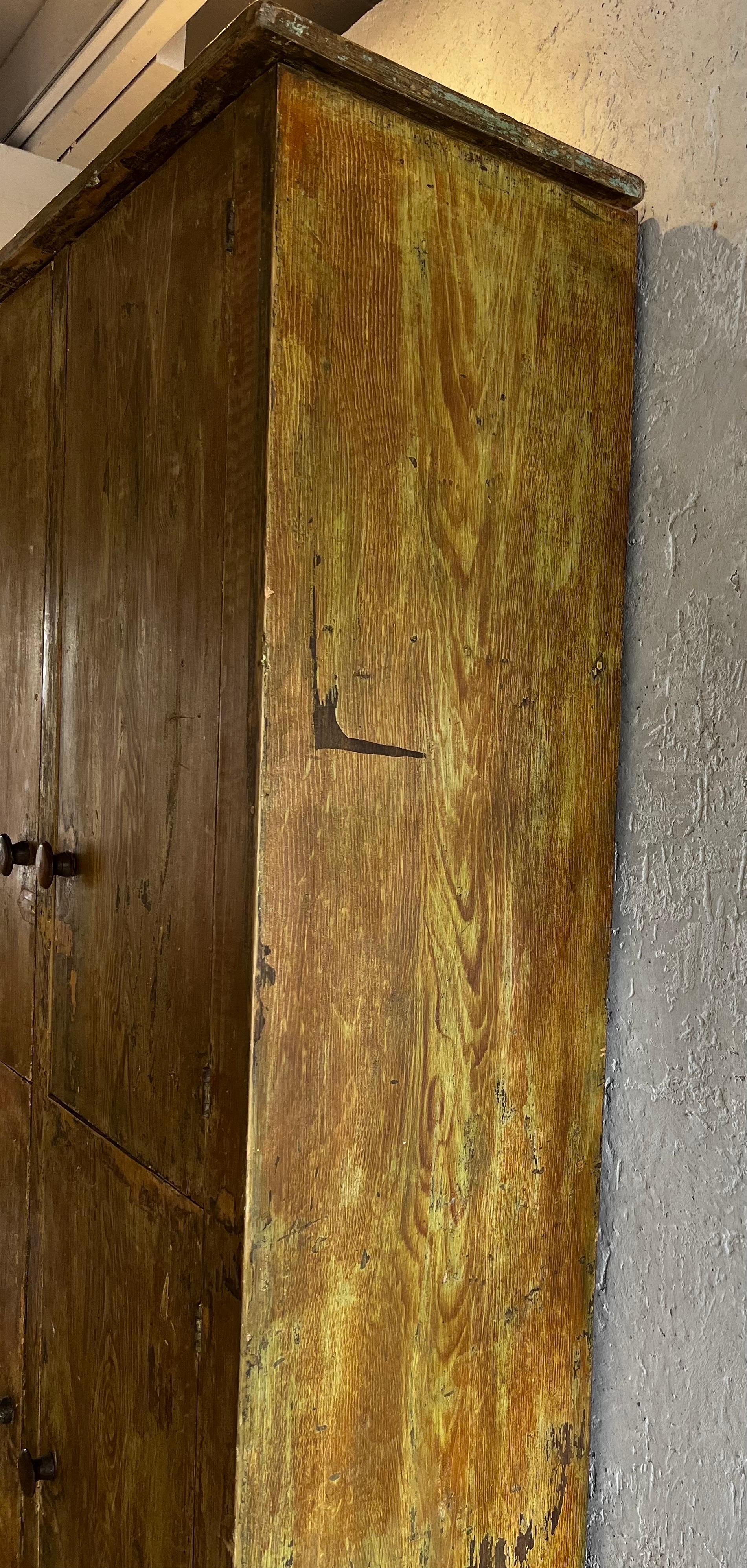 Amerikanisches bemaltes Kiefernholz, Pennsylvania, Schrank/Schrank, frühes 20. Jahrhundert 2