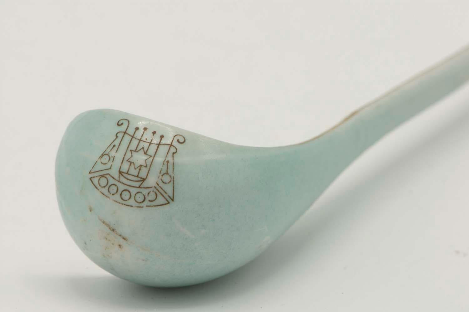 Early 20th Century American Porcelain Salt-Water Dish for the Passover Seder 3
