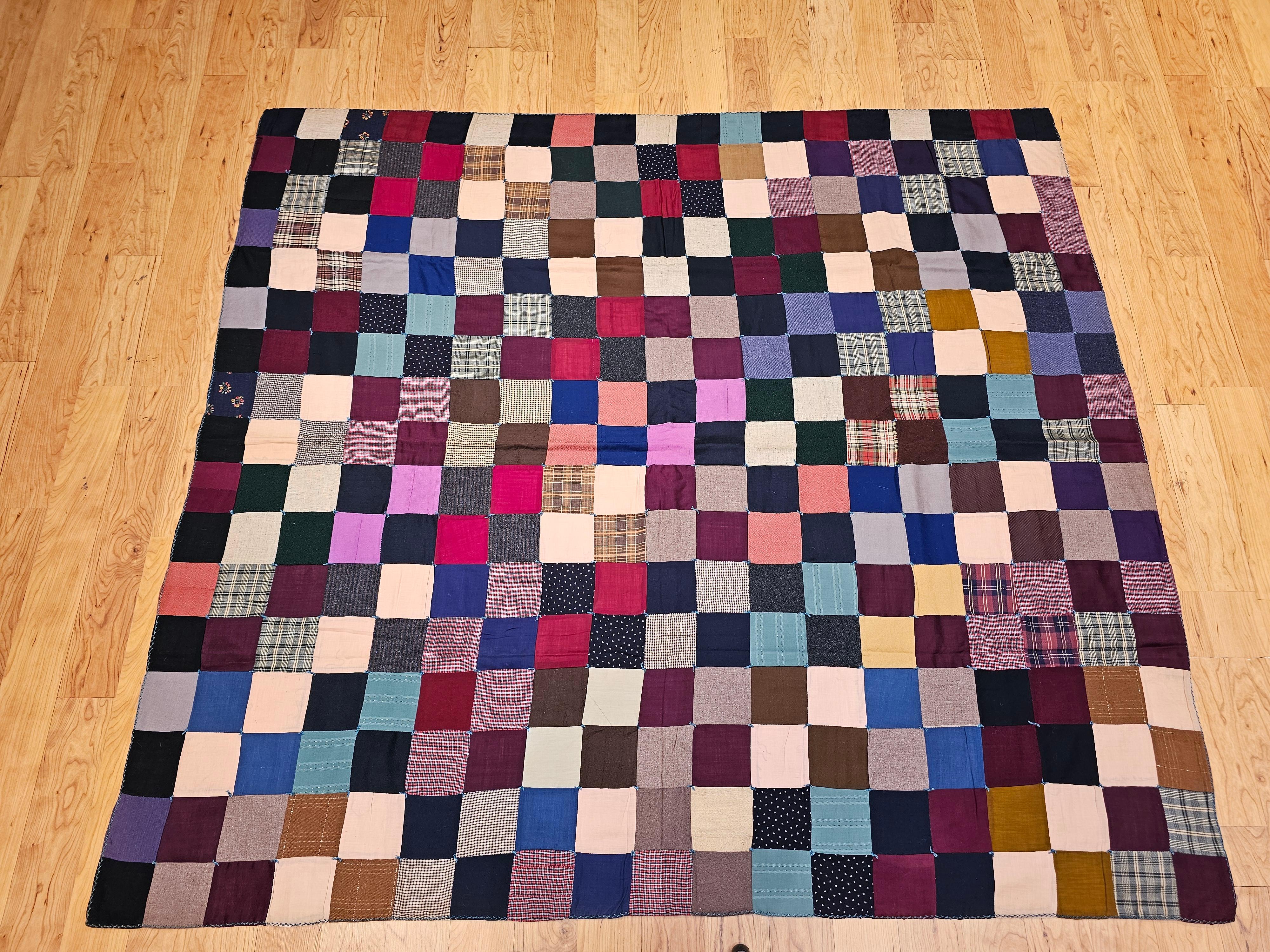 Amerikanische quadratische Patchwork-Steppdecke des frühen 20. Jahrhunderts (Wolle)