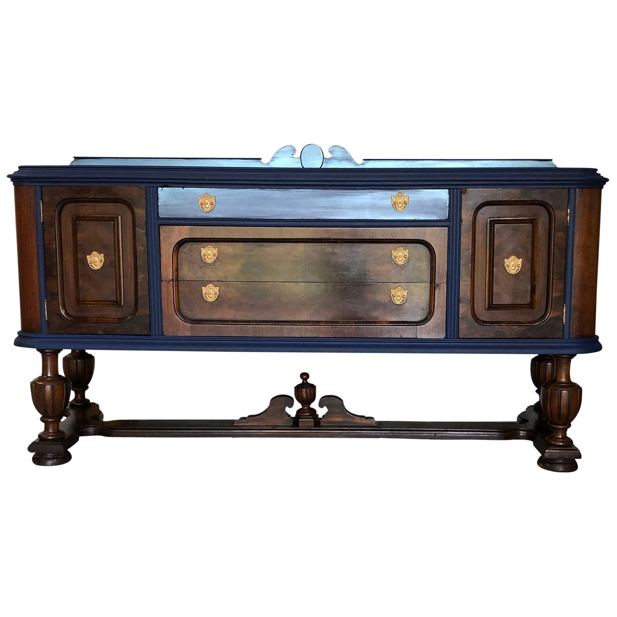 Early 20th Century American Walnut Sideboard For Sale