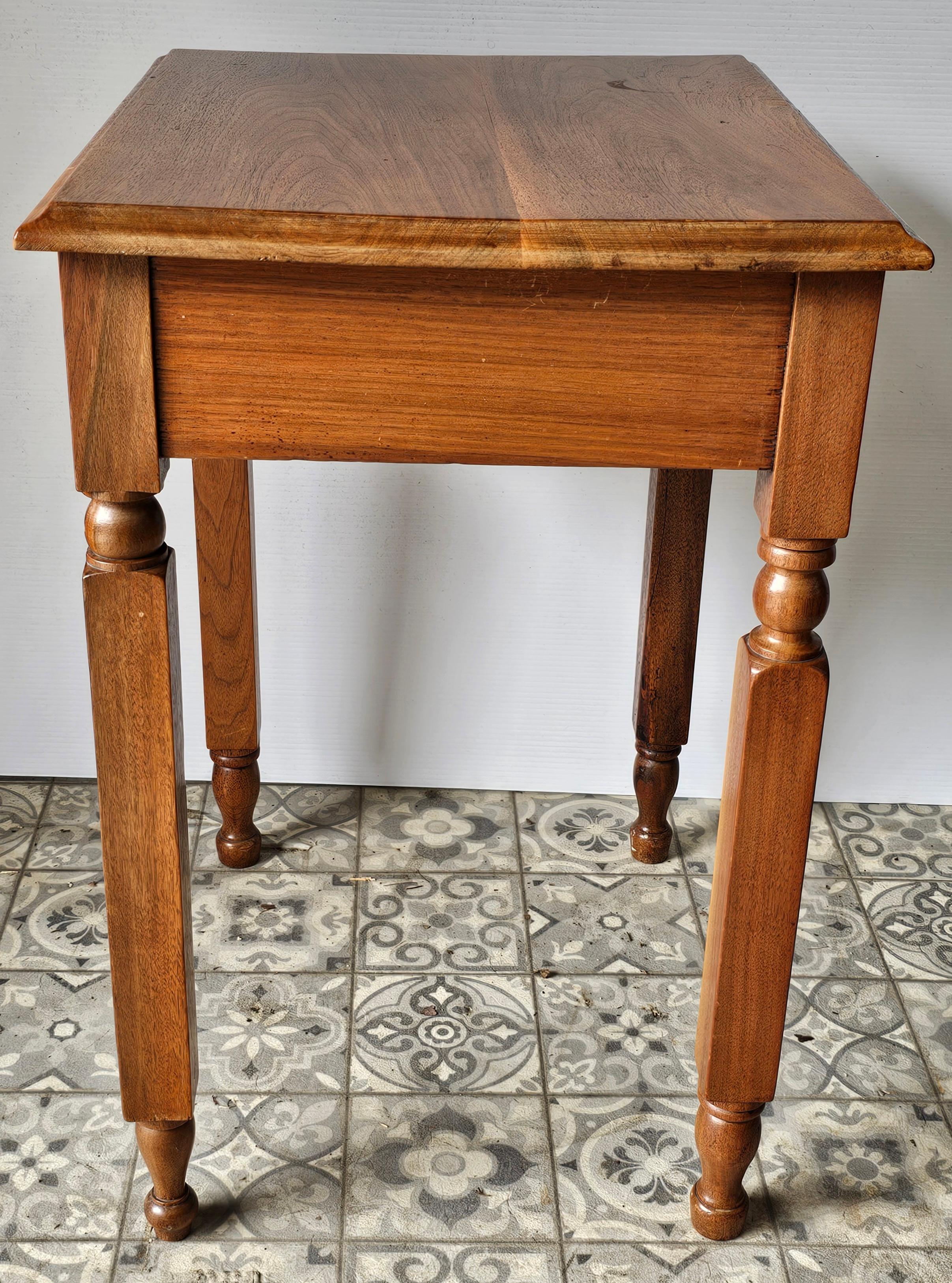 Early 20th Century American Walnut Single Drawer Work Table For Sale 3