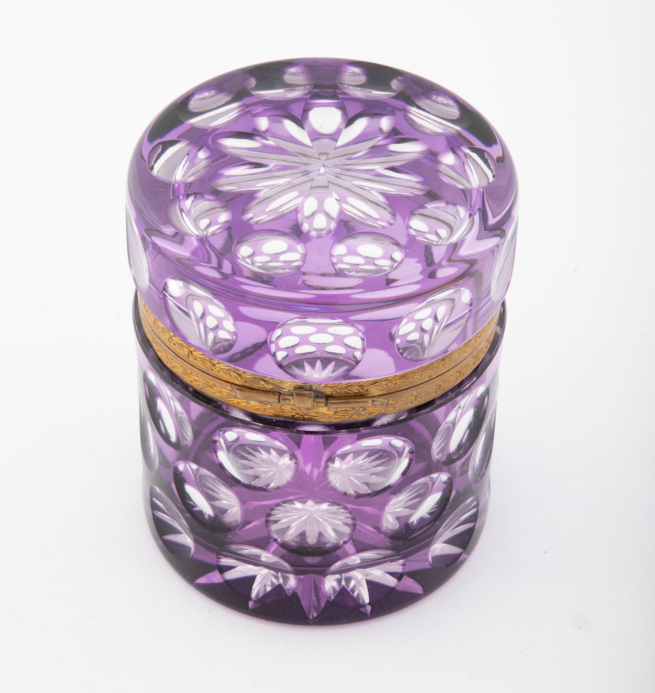 Early 20th Century Amethyst Cut to Clear Glass Cylindrical Box 2