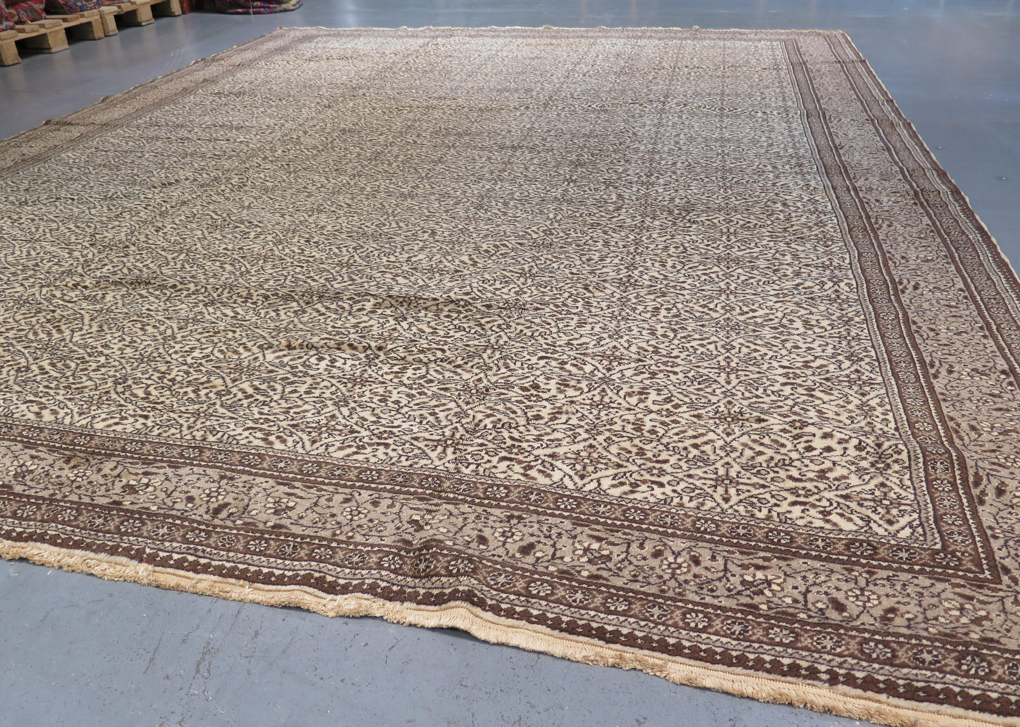 Hand-Knotted Early 20th Century Anatolian Carpet For Sale