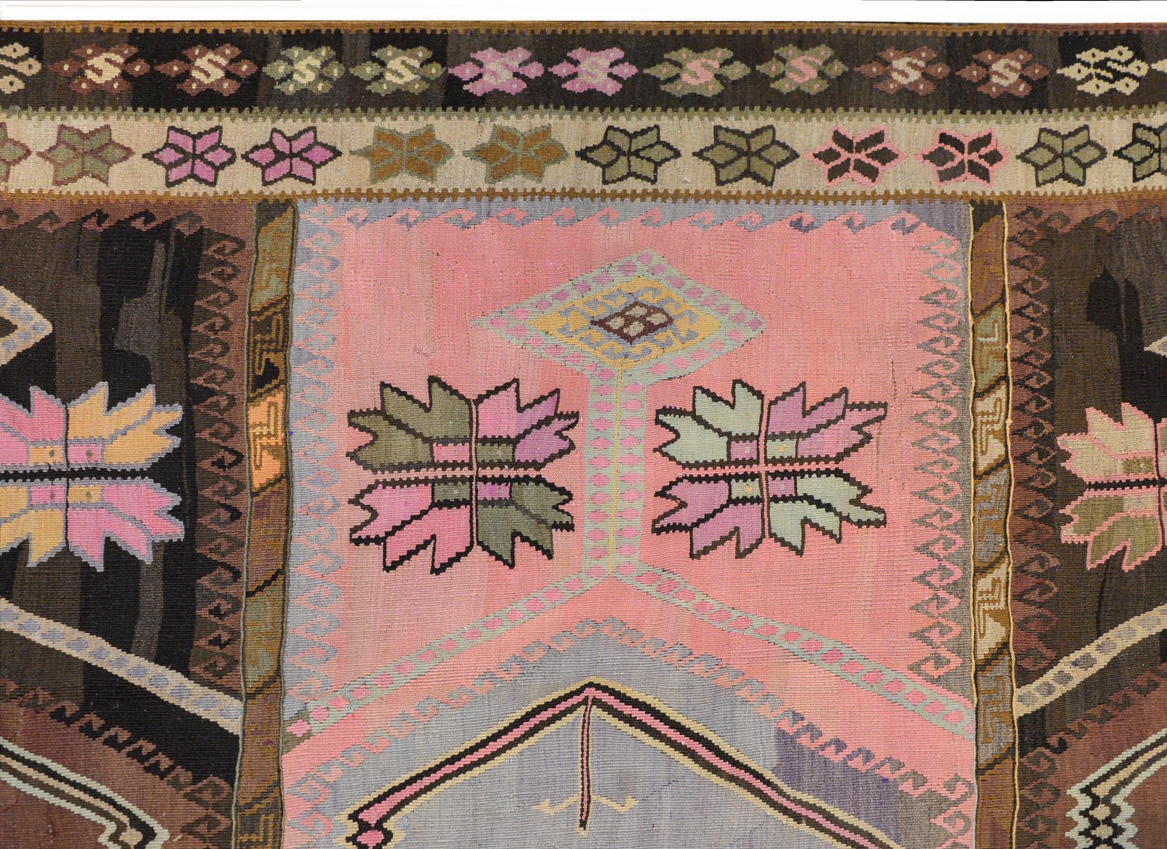 Early 20th Century Anatolian Kilim Rug For Sale 3