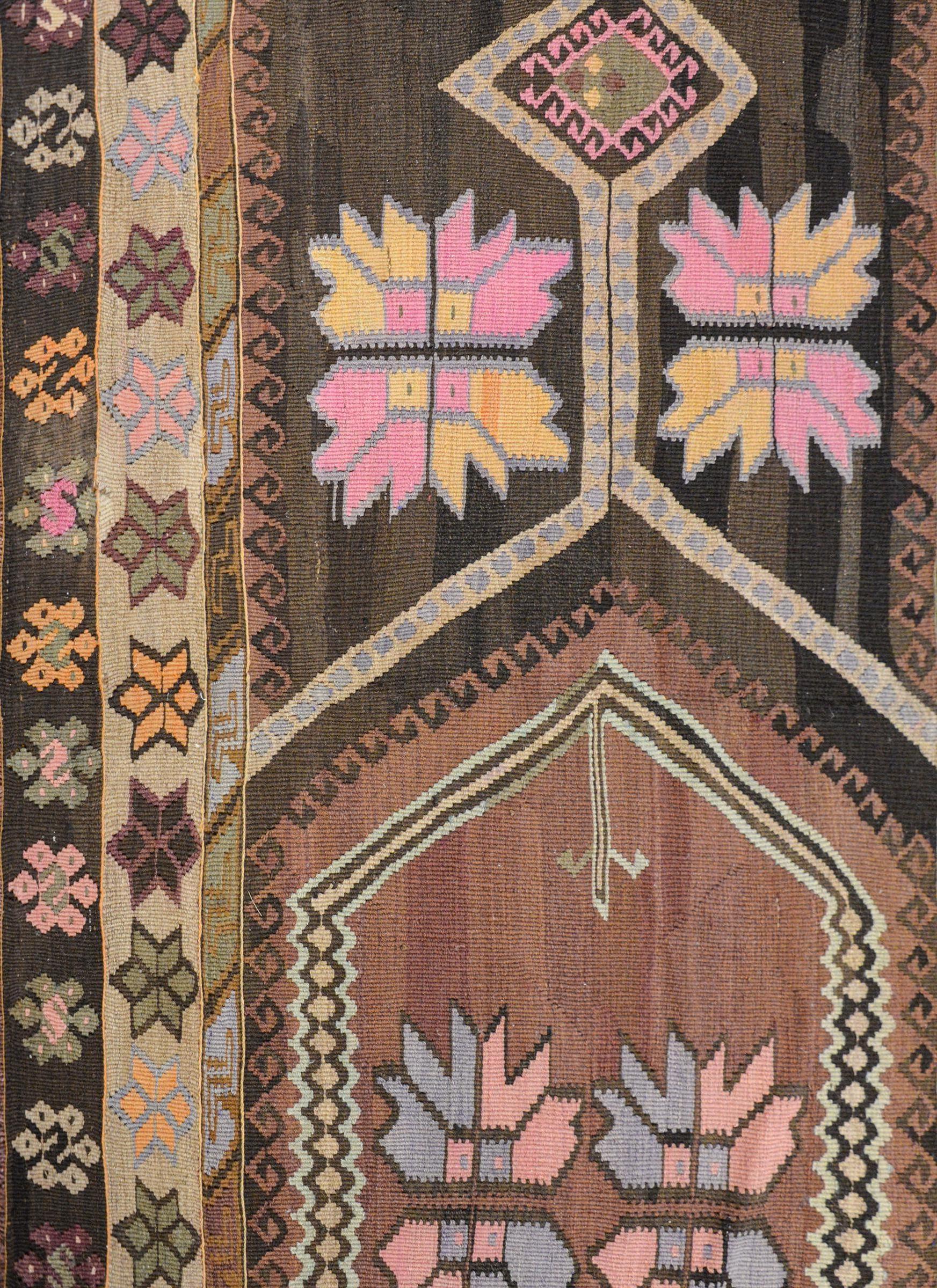 Early 20th Century Anatolian Kilim Rug For Sale 1