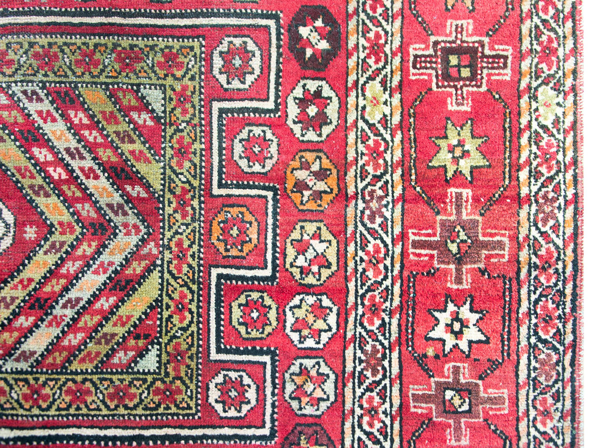 Early 20th Century Anatolian Turkish Rug In Good Condition For Sale In Chicago, IL