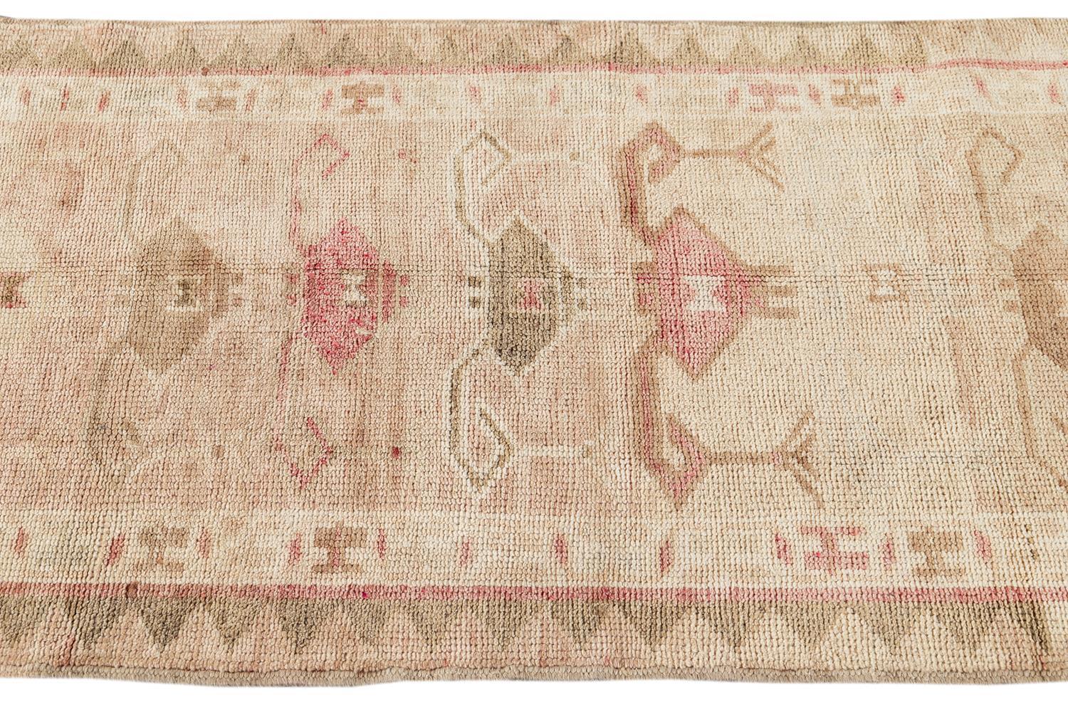 Early 20th Century Anatolian Village Runner Rug In Good Condition For Sale In Norwalk, CT