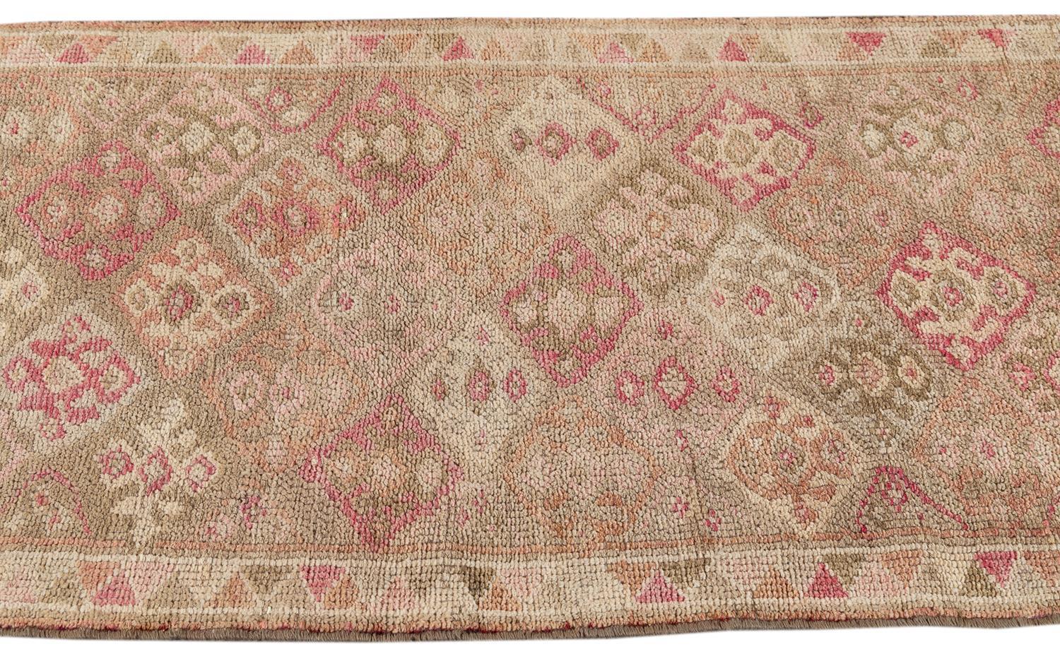 Early 20th Century Anatolian Village Runner Rug In Good Condition For Sale In Norwalk, CT