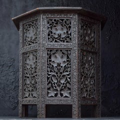 Tavolo occasionale anglo-indiano dei primi del Novecento